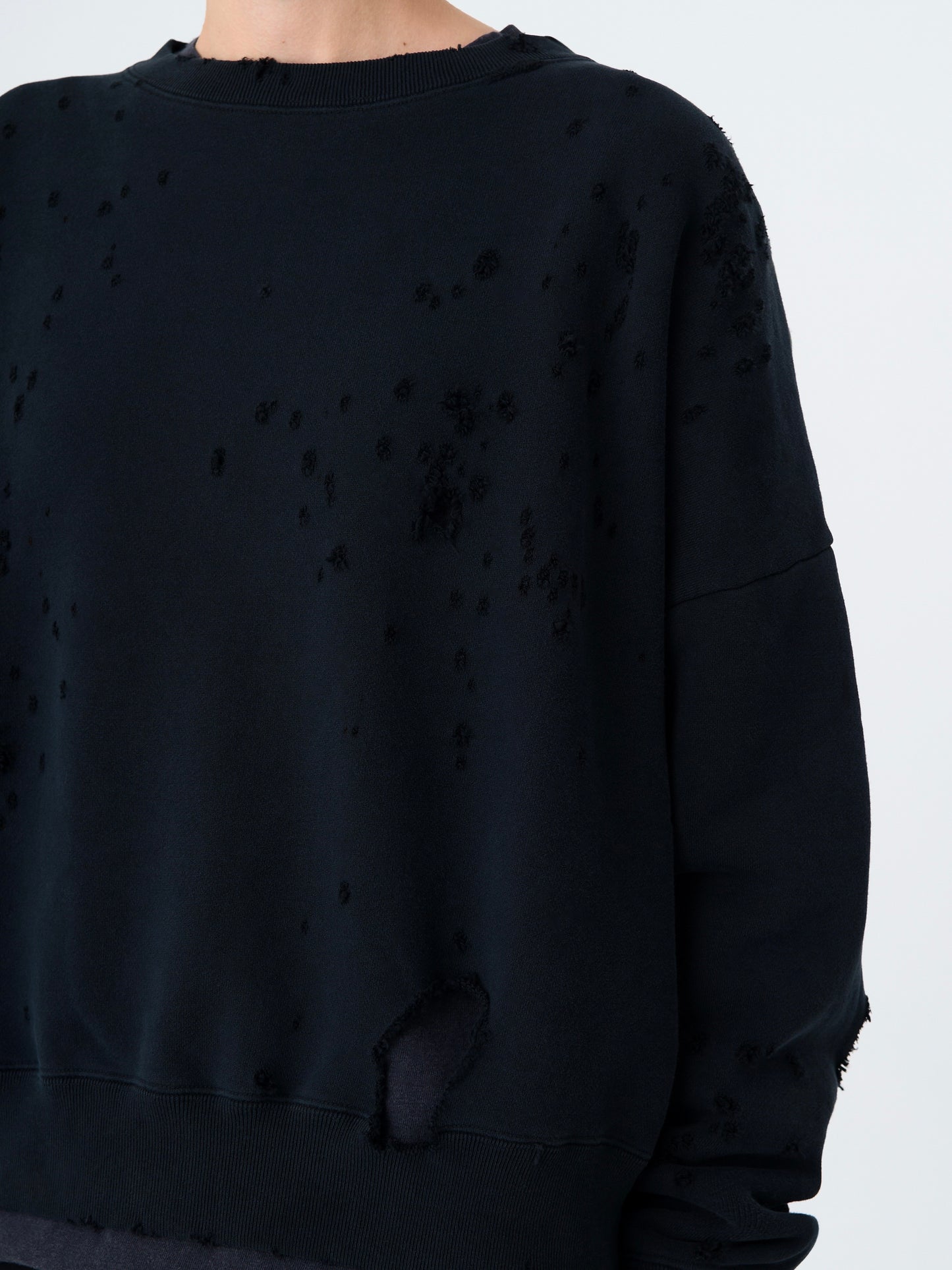 color:BLACK