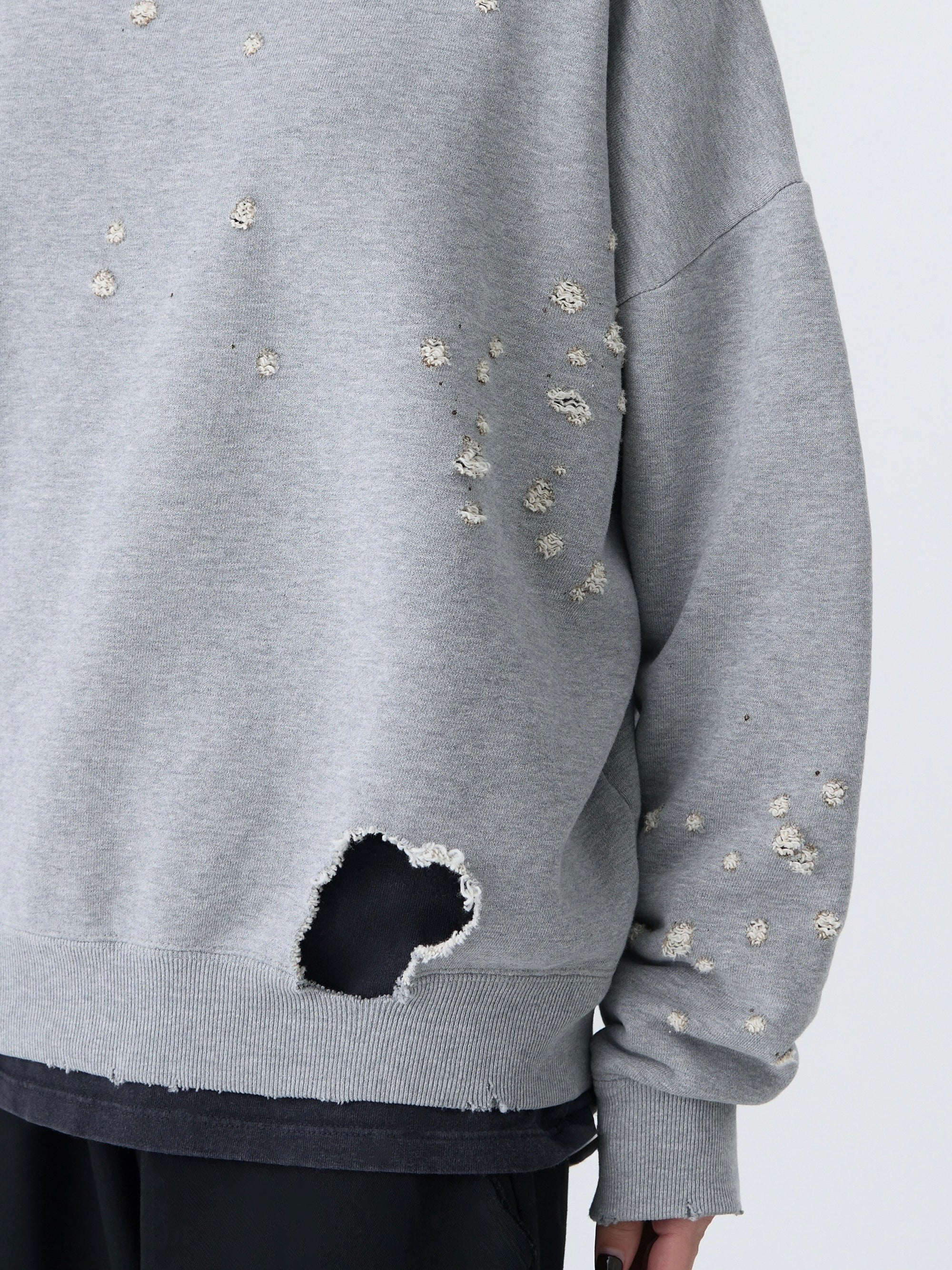 color:GREY