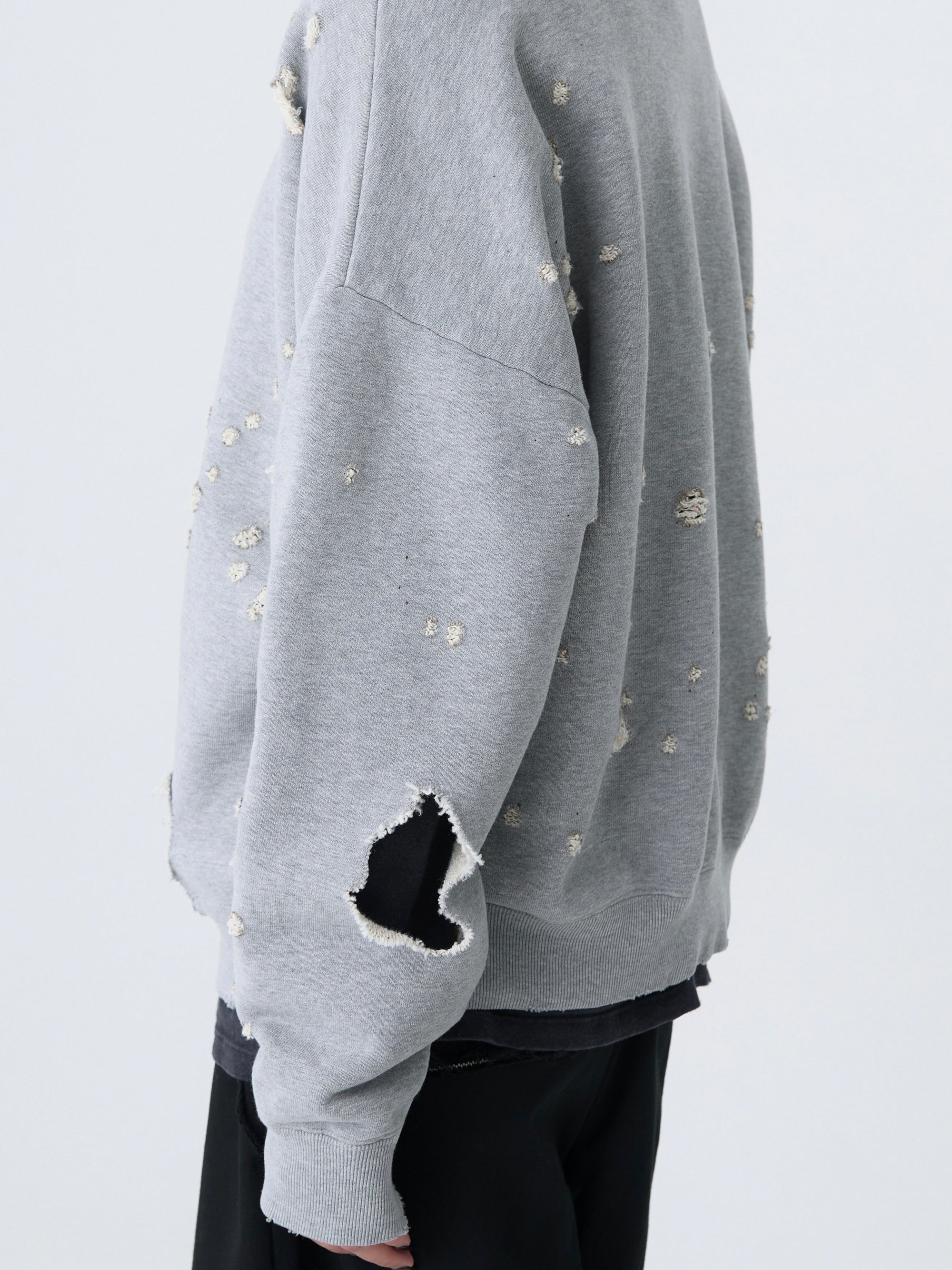 color:GREY