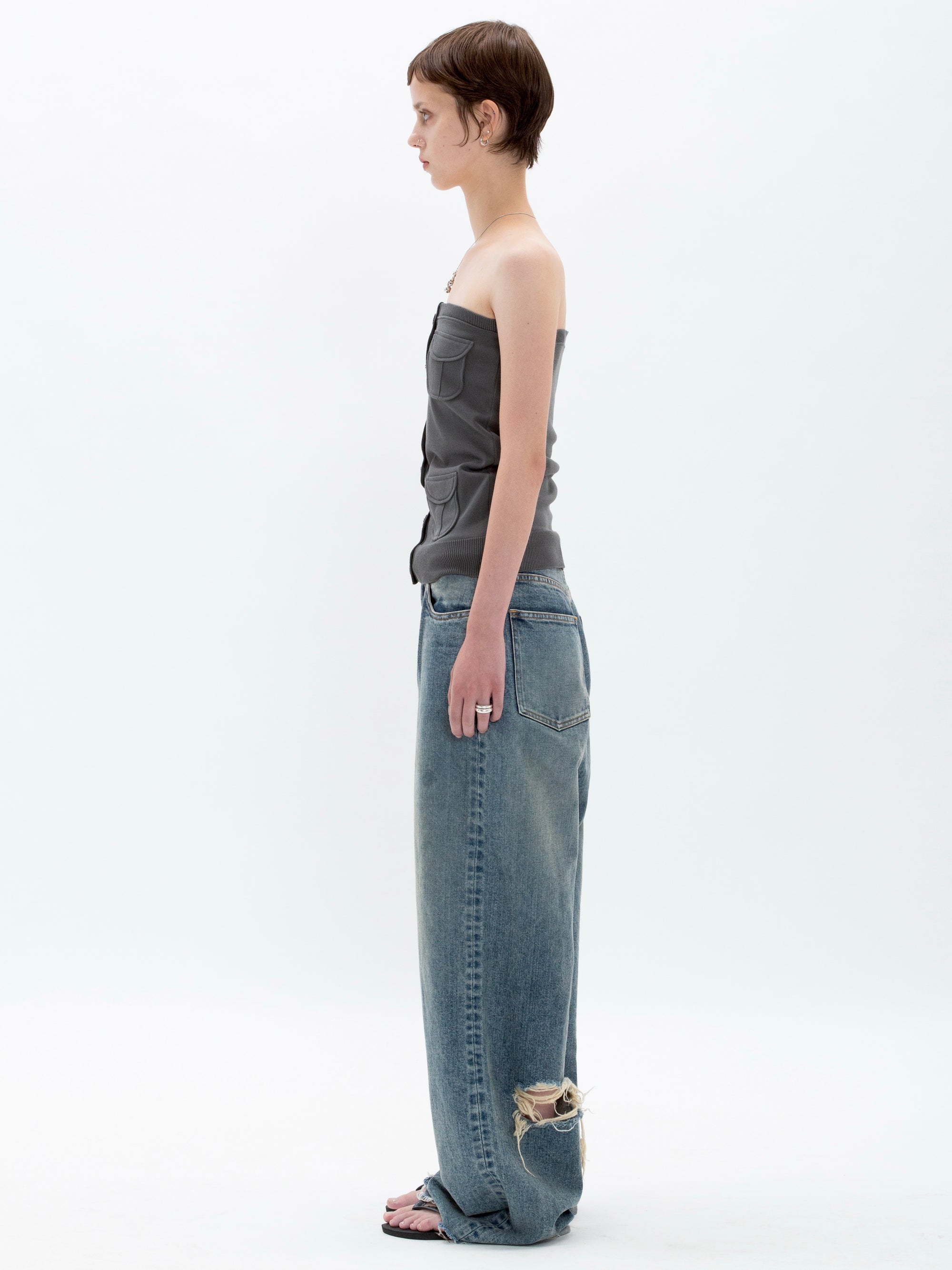 color:GREY