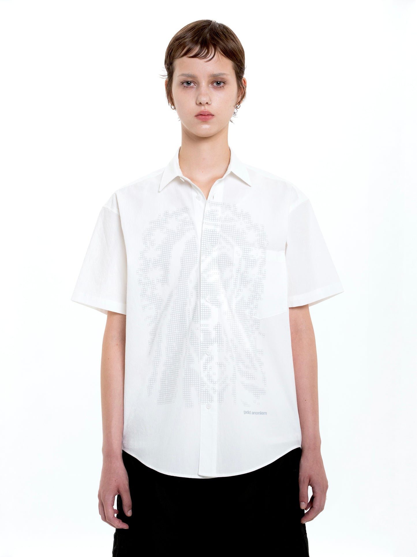 color:WHITE