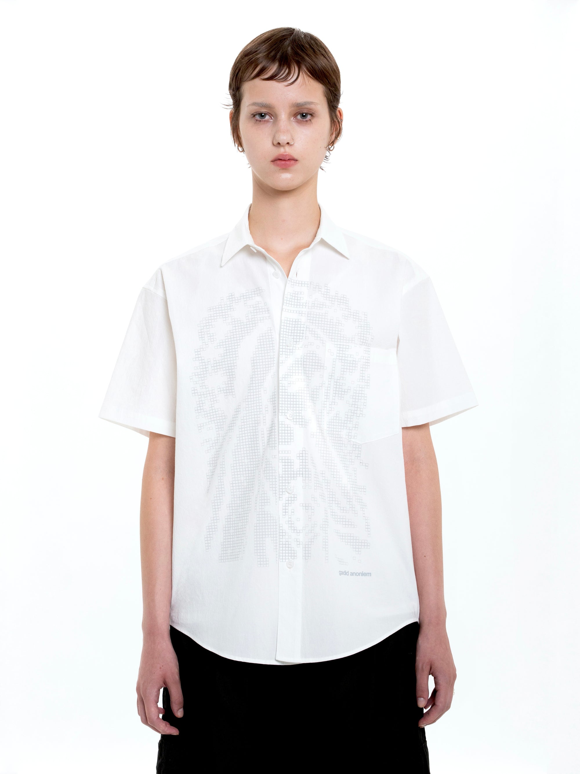 color:WHITE
