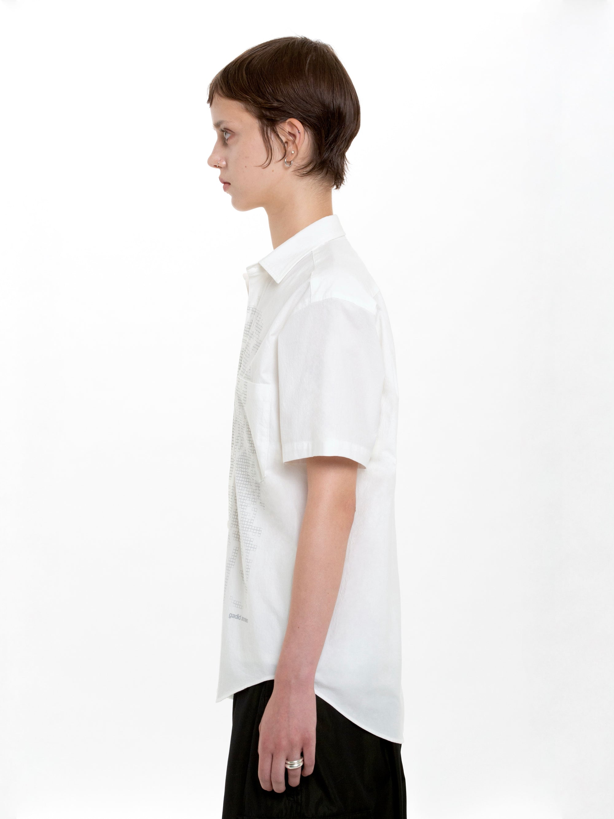 color:WHITE