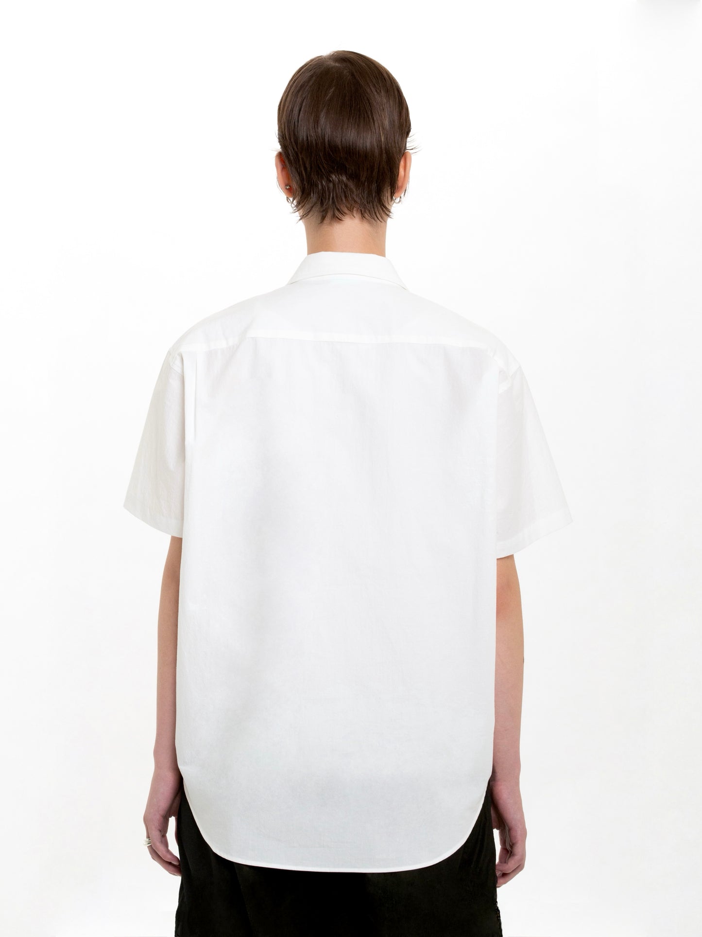 color:WHITE