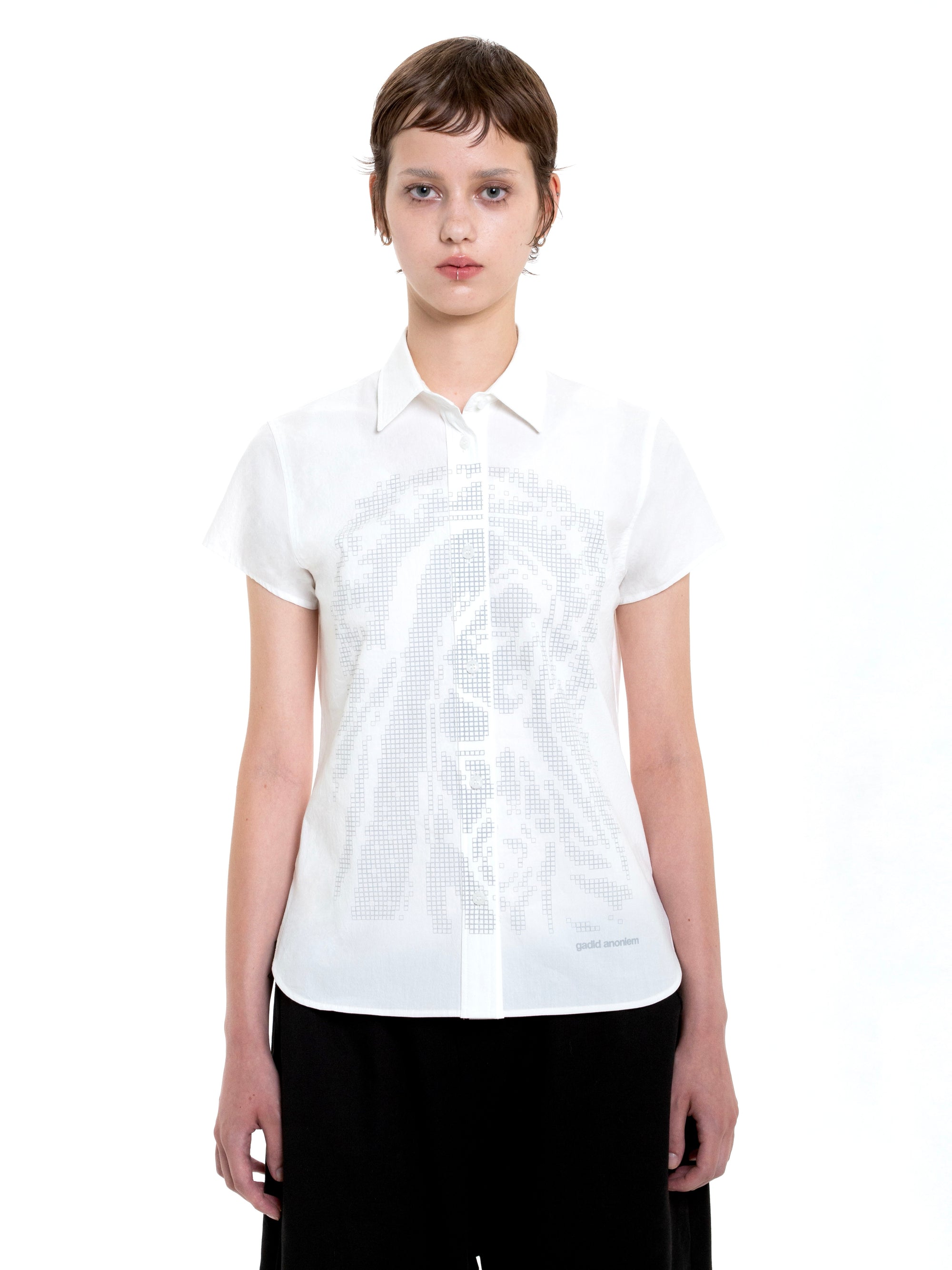 color:WHITE
