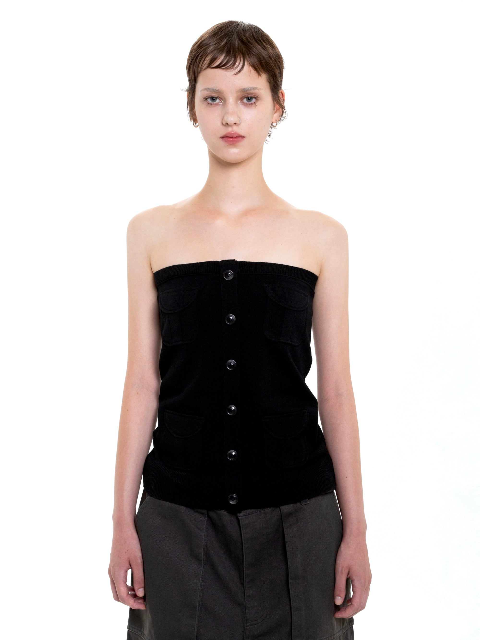 color:BLACK