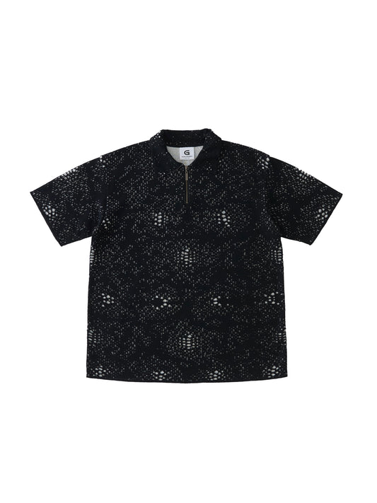 color:BLACK
