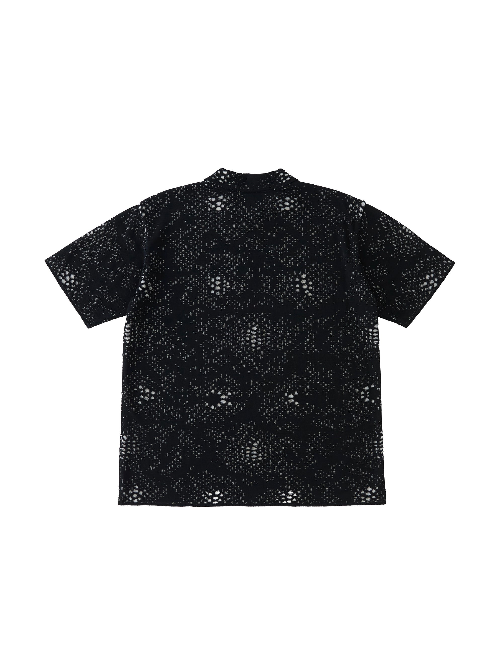 color:BLACK