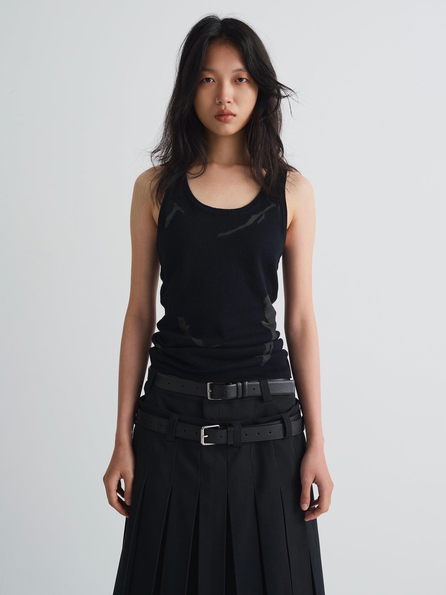 color:BLACK