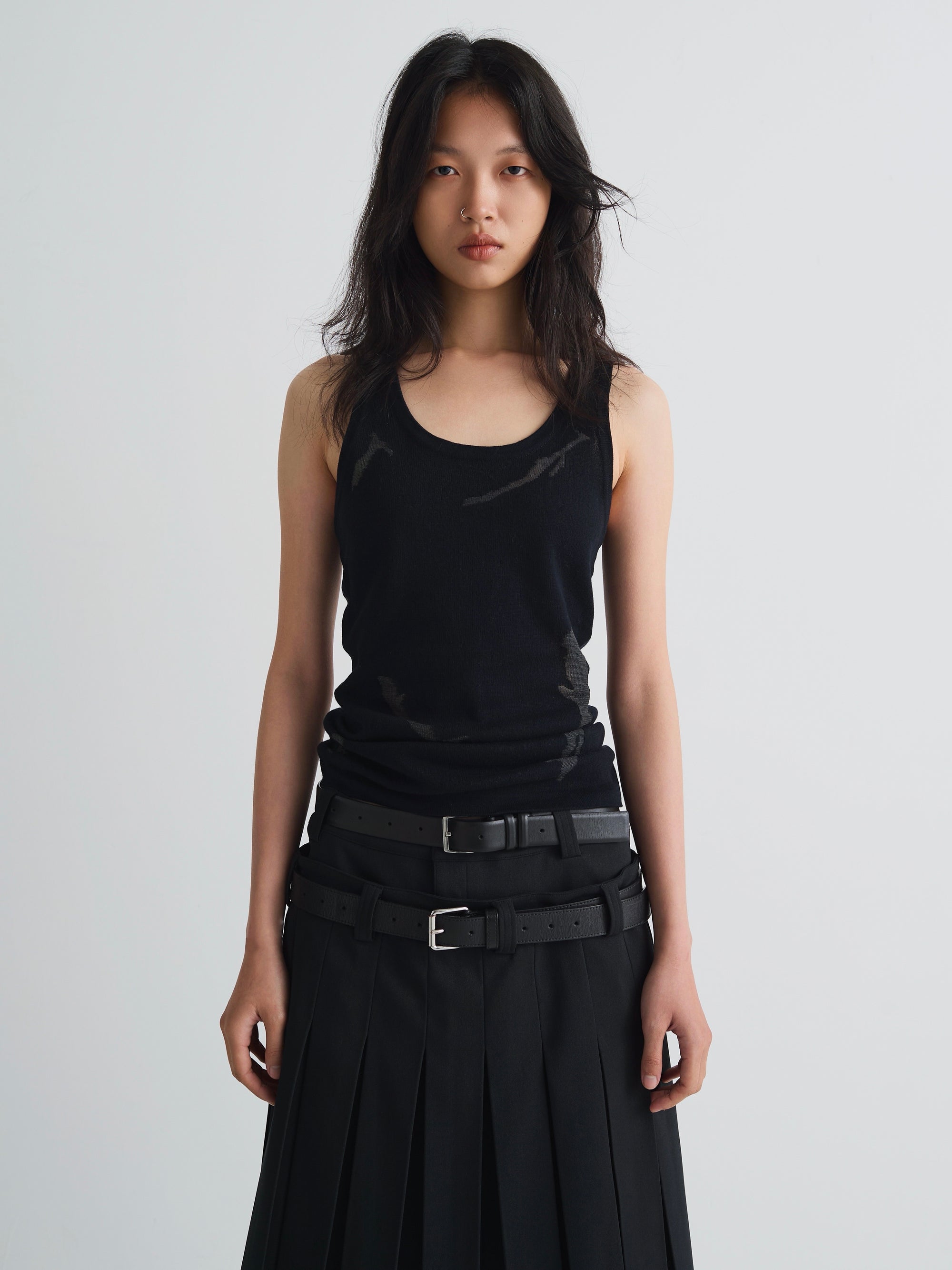 color:BLACK