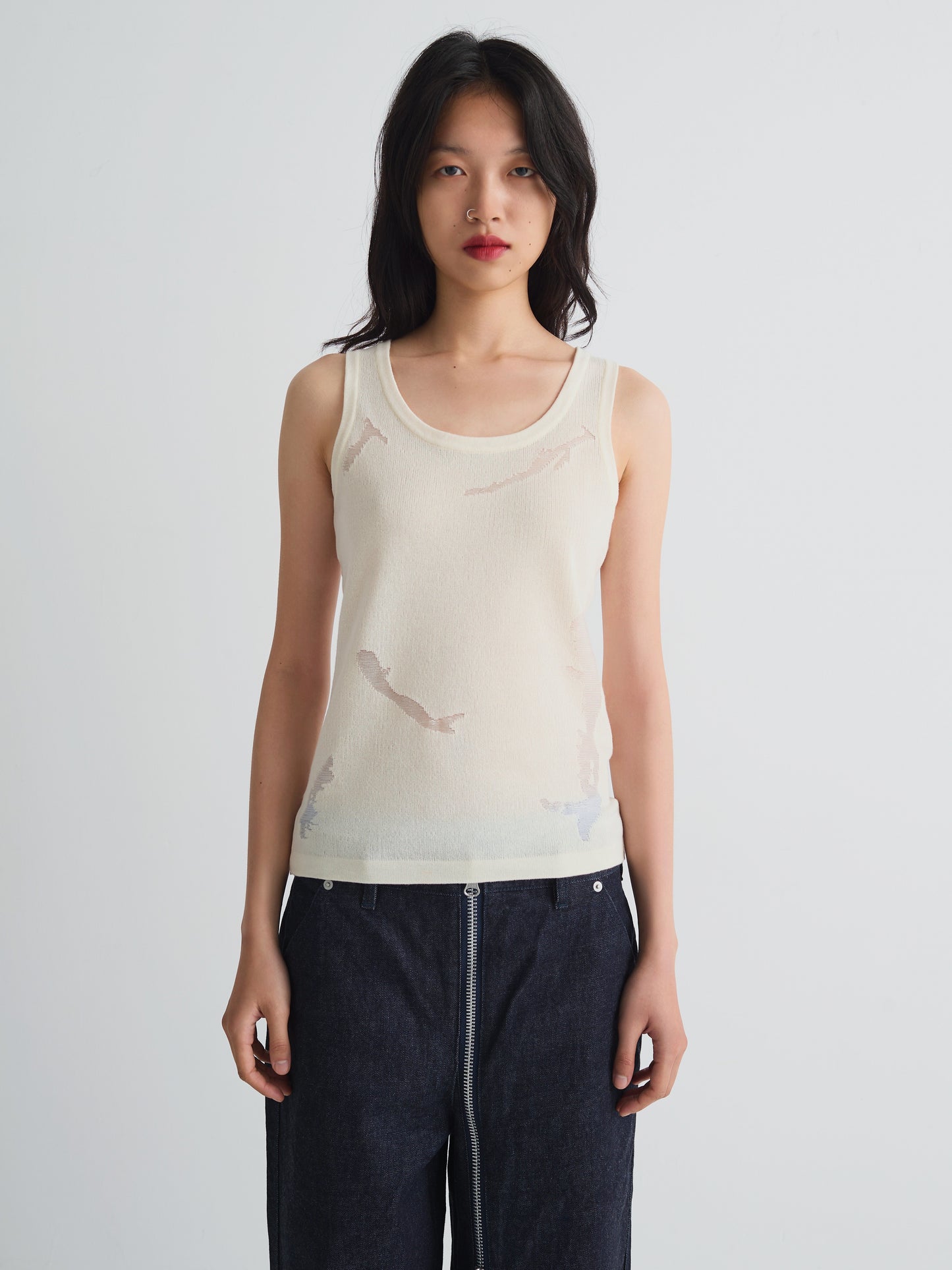 color:WHITE