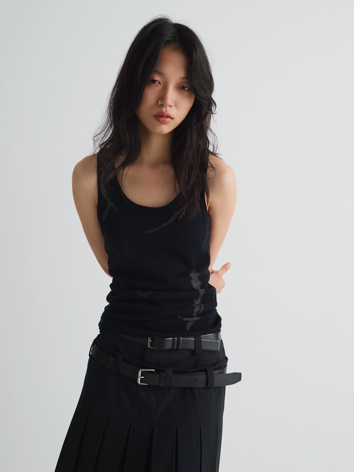 color:BLACK