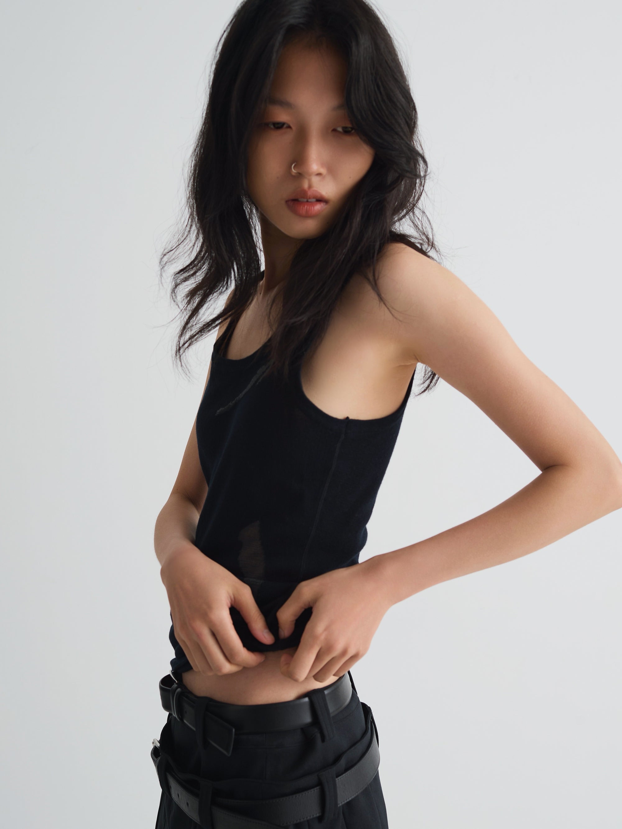 color:BLACK