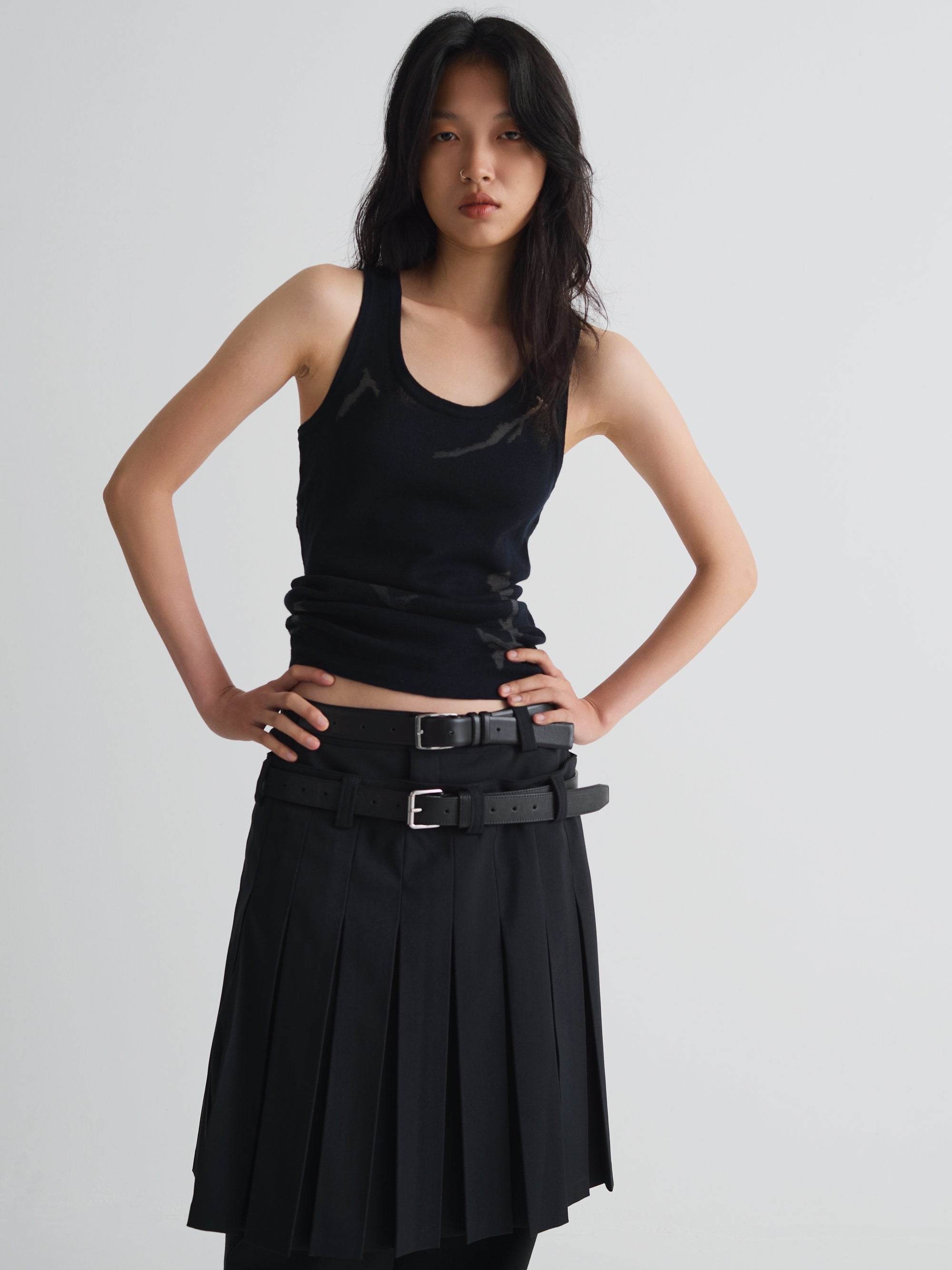color:BLACK