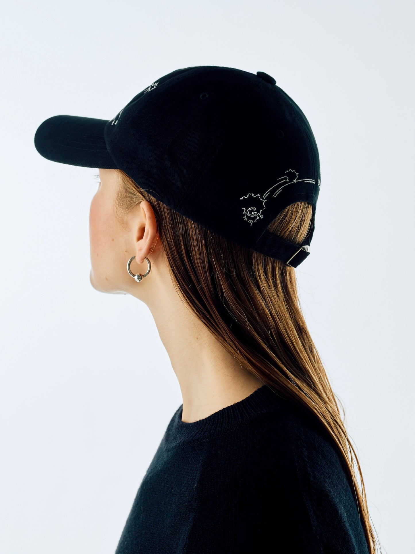 color:BLACK