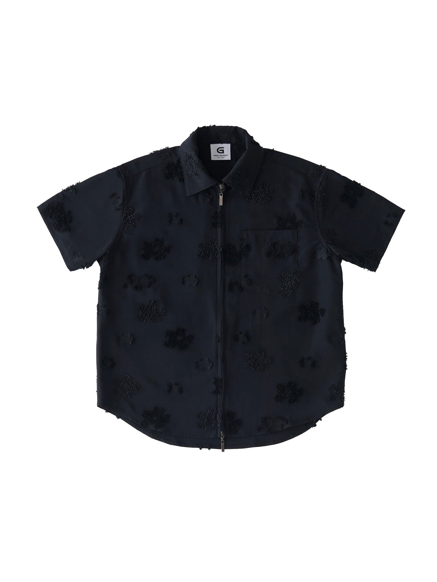 color:BLACK