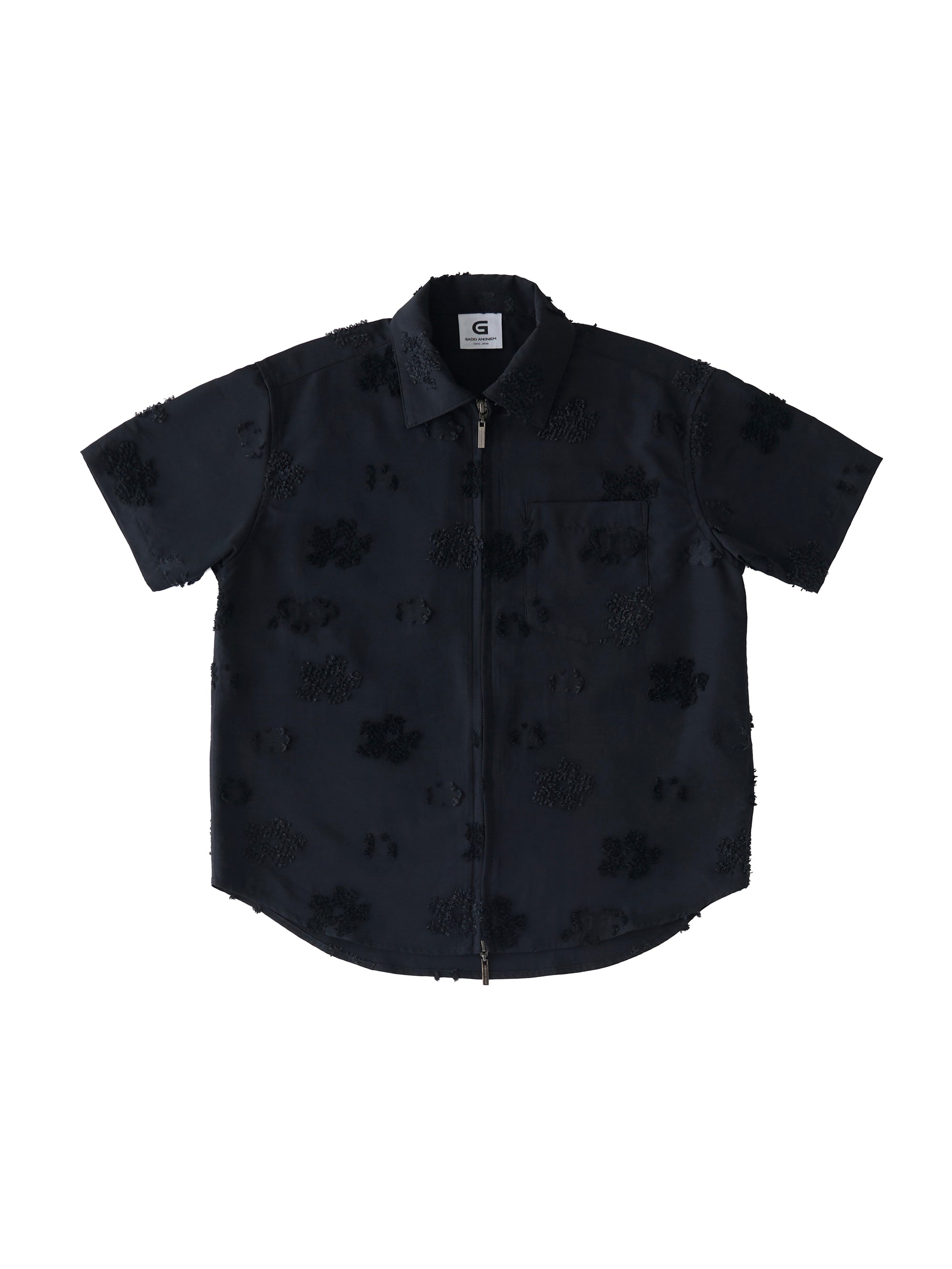 color:BLACK