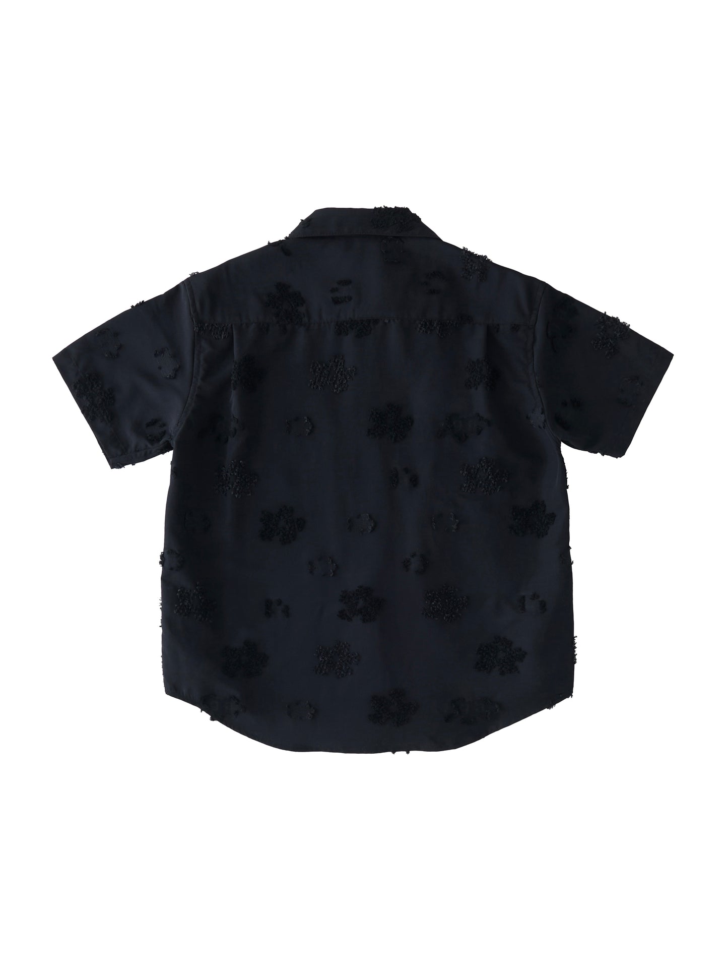 color:BLACK