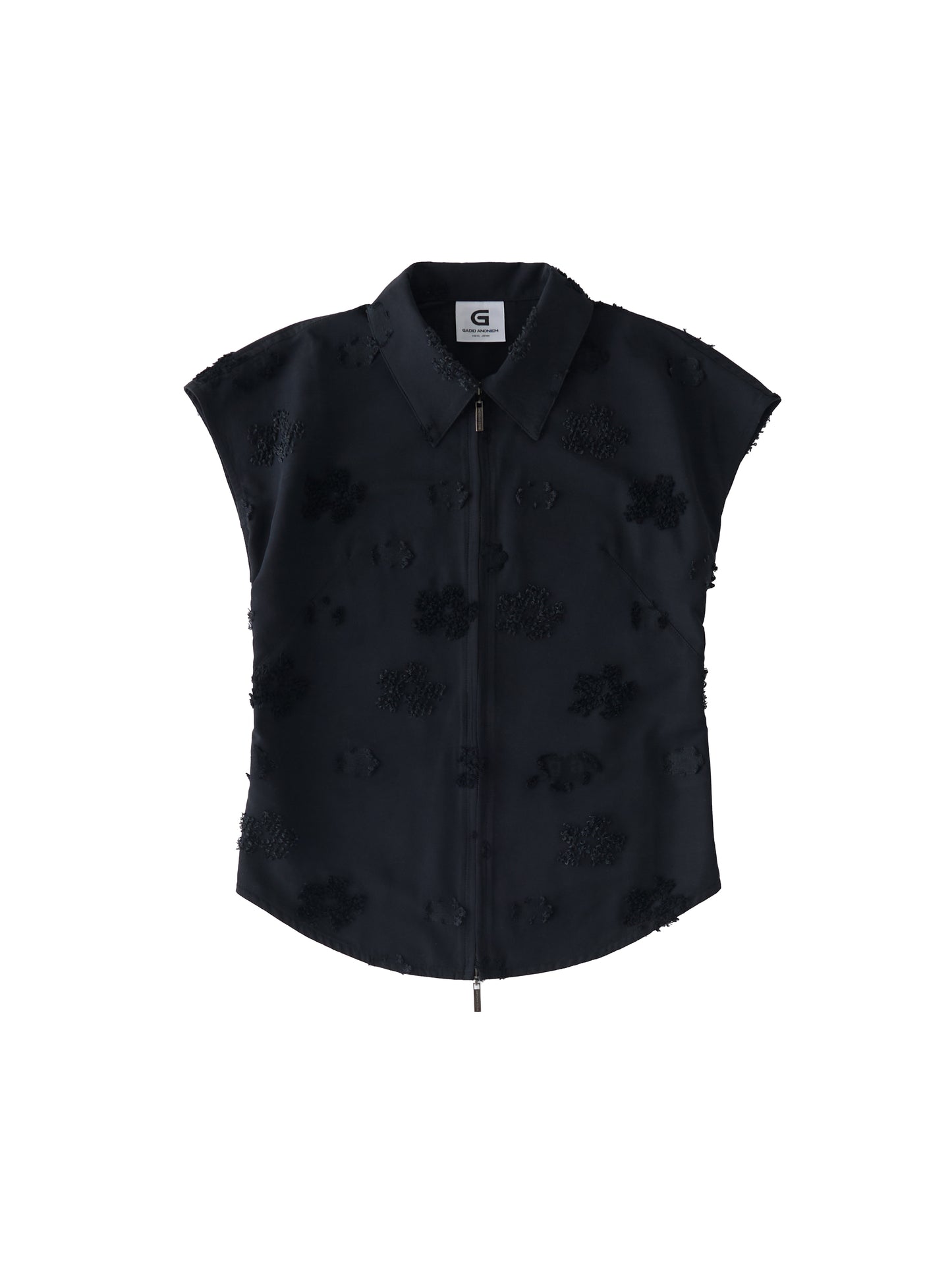color:BLACK