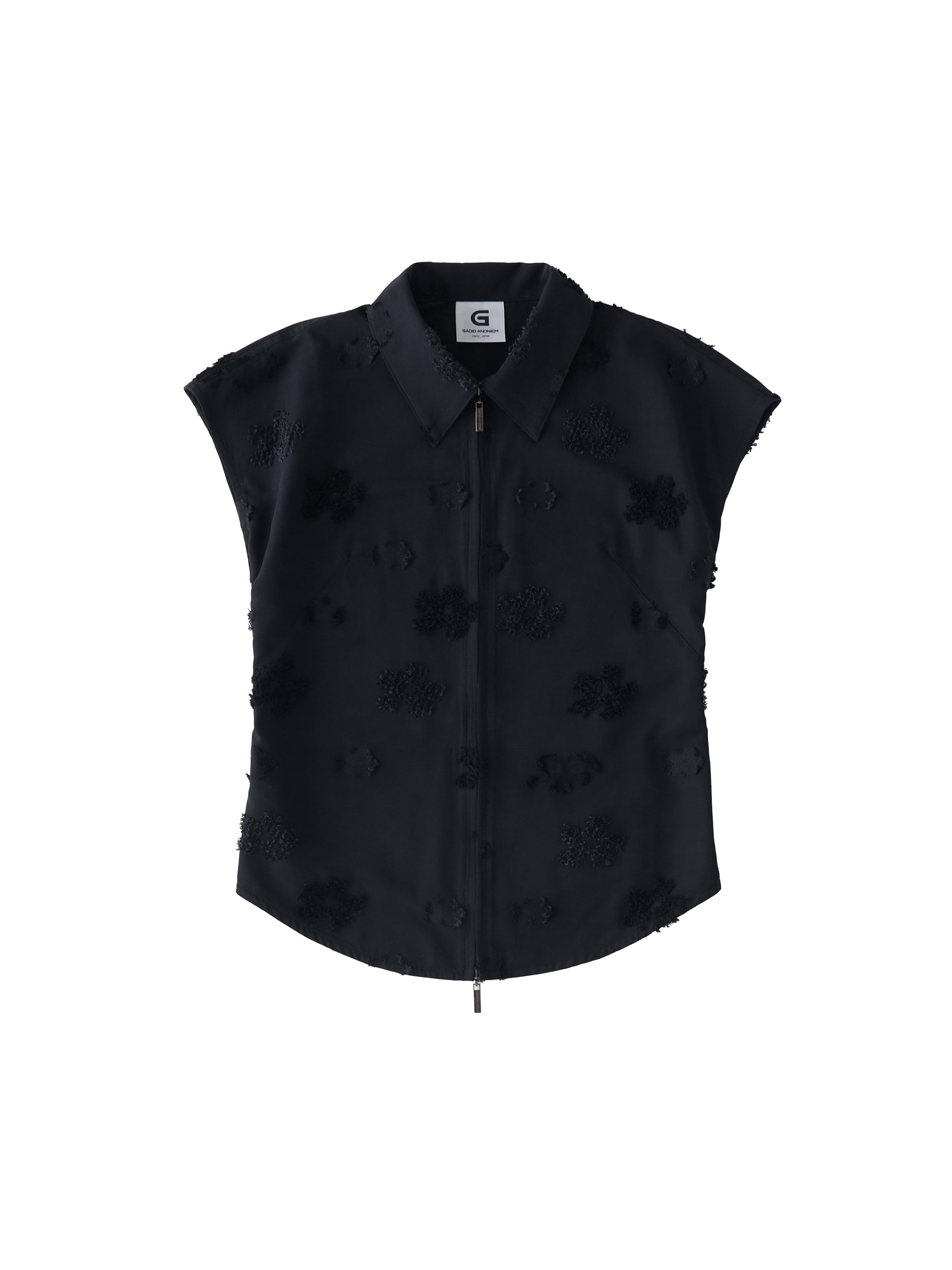 color:BLACK