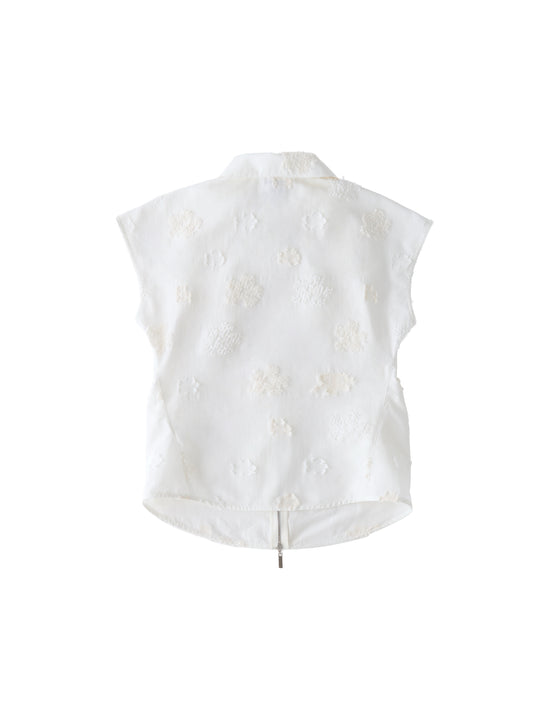 color:WHITE