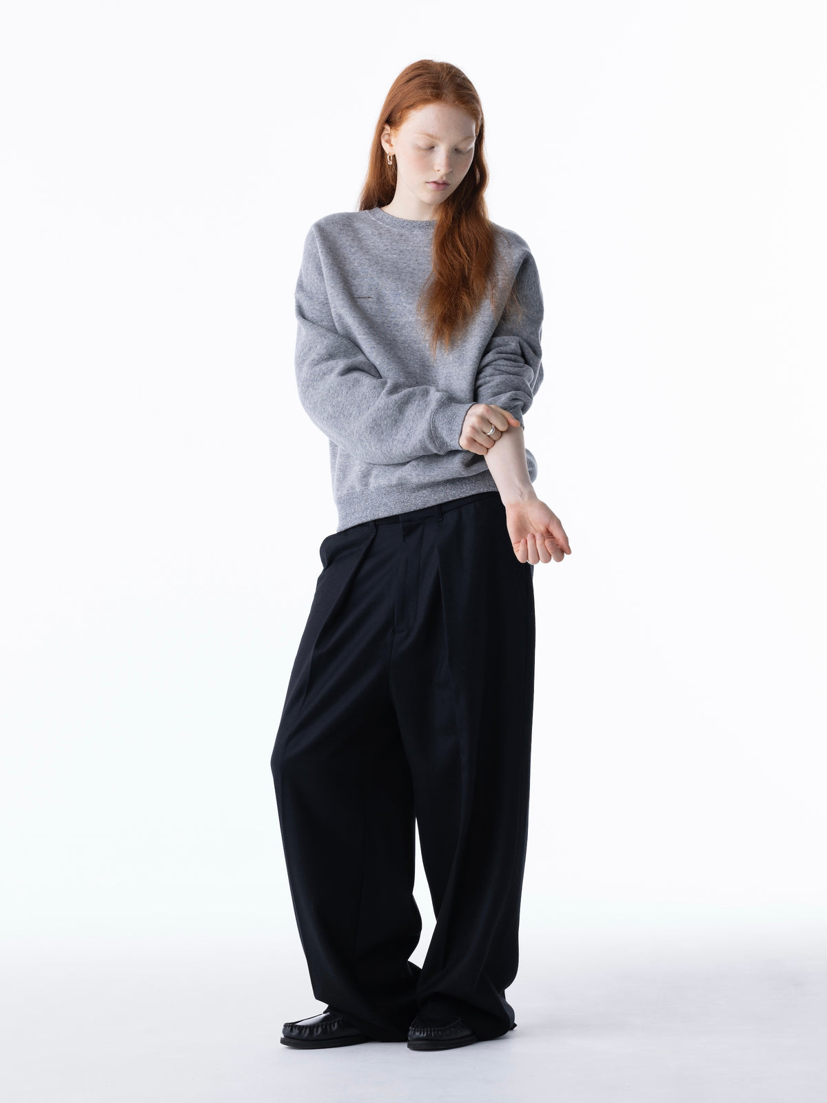 color:GREY