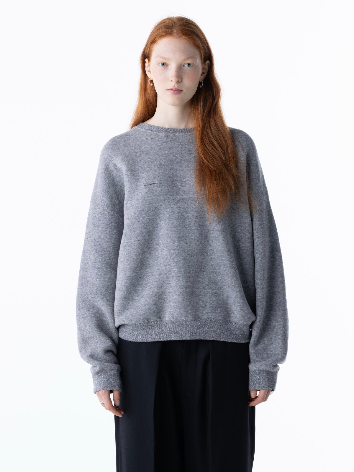 color:GREY