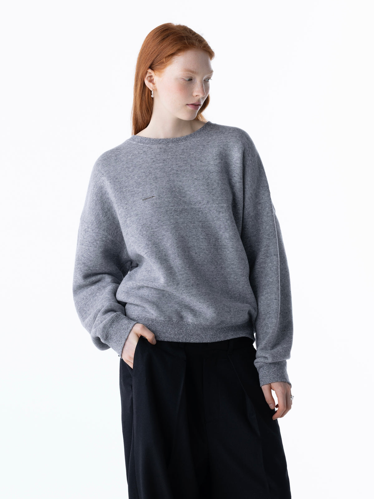 color:GREY