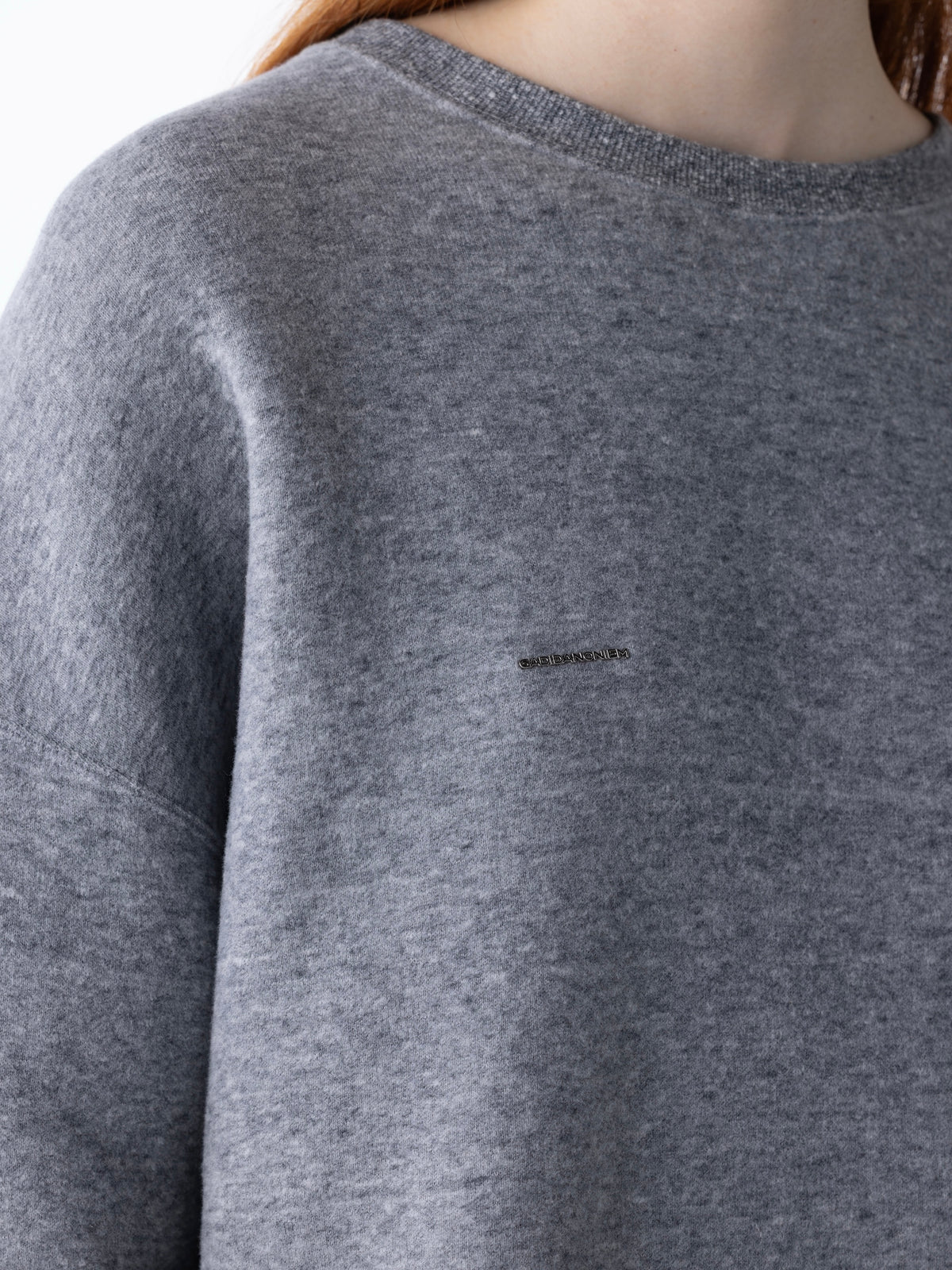 color:GREY