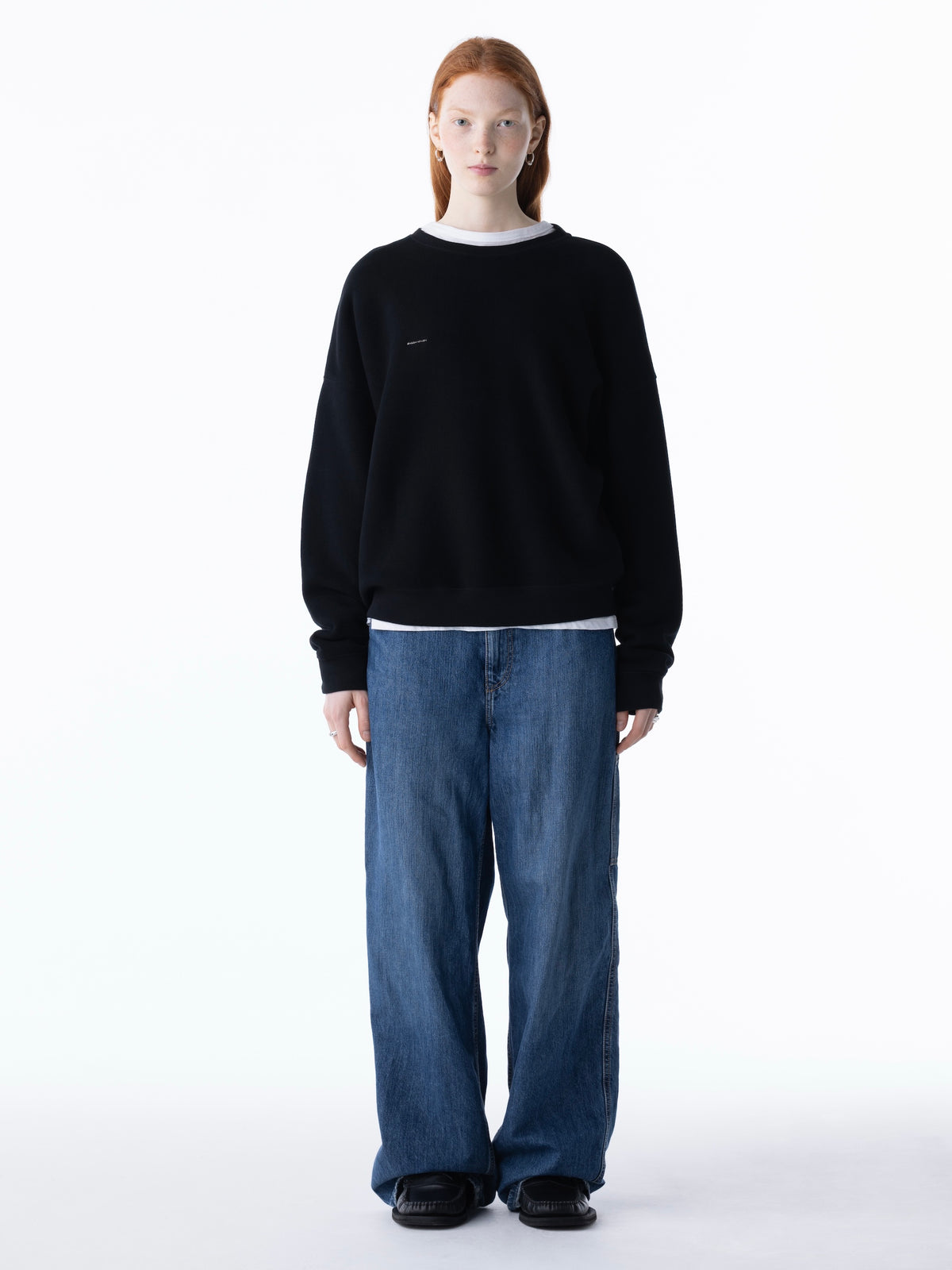 color:BLACK