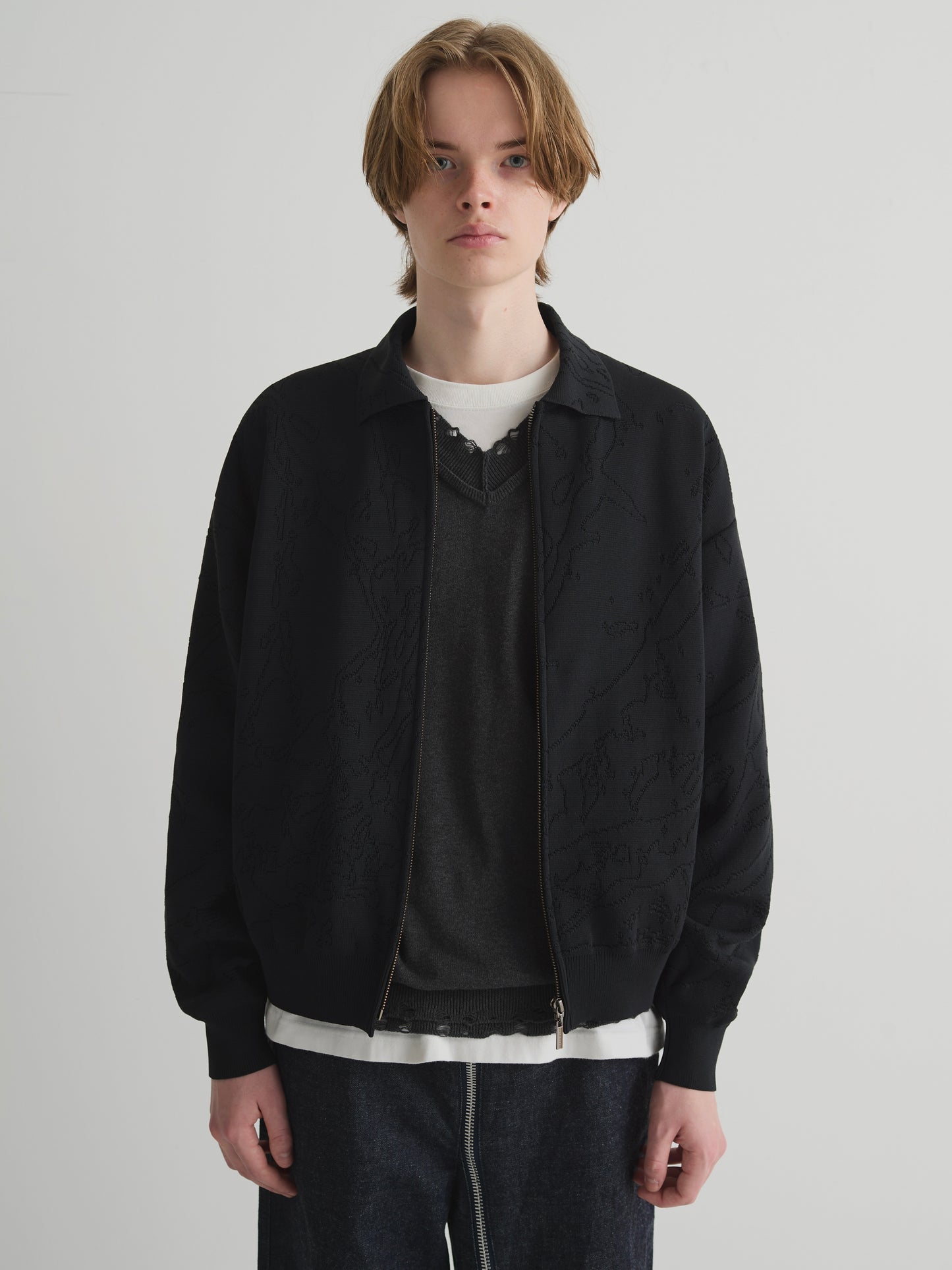 color:BLACK
