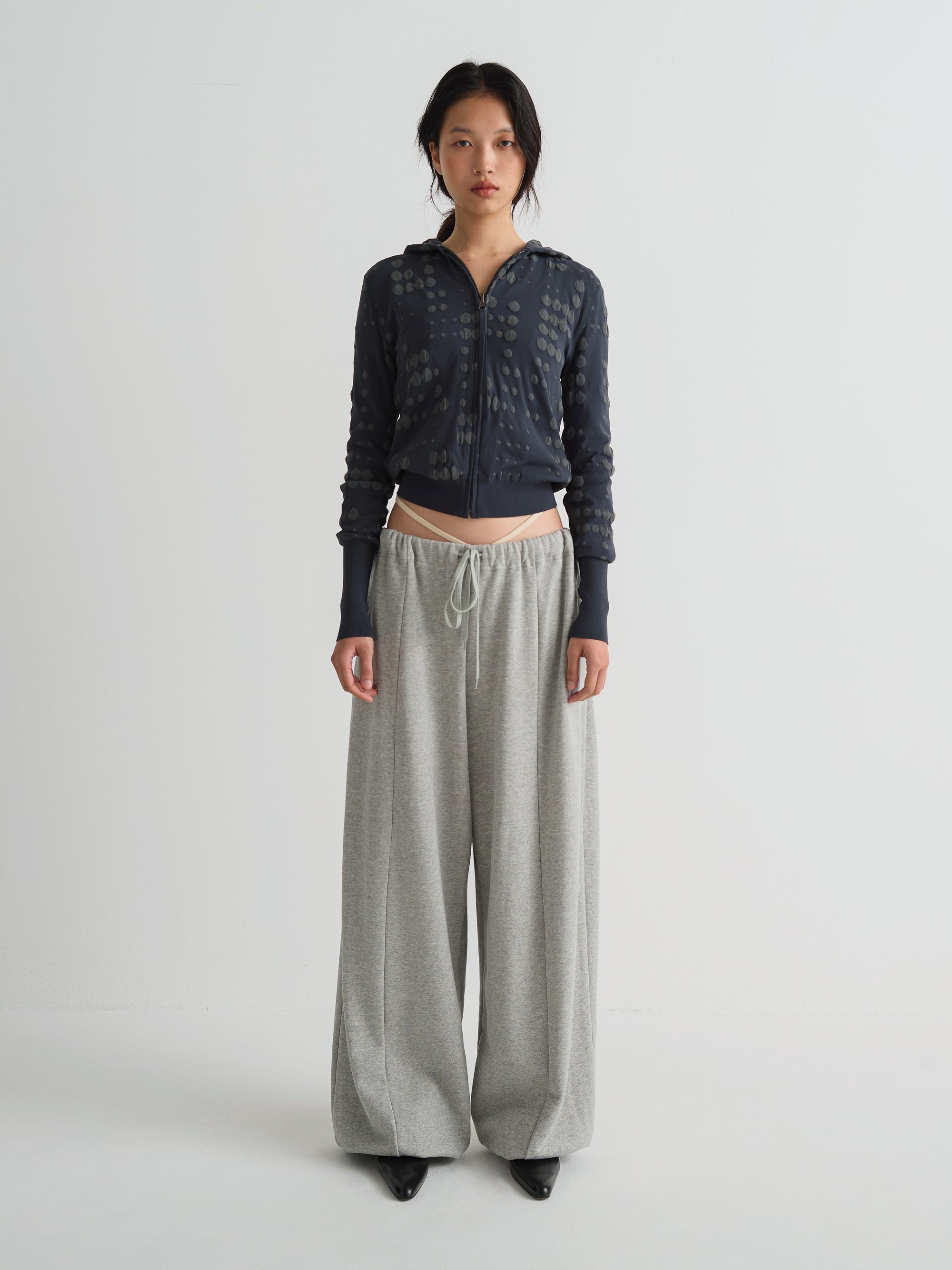 color:GREY