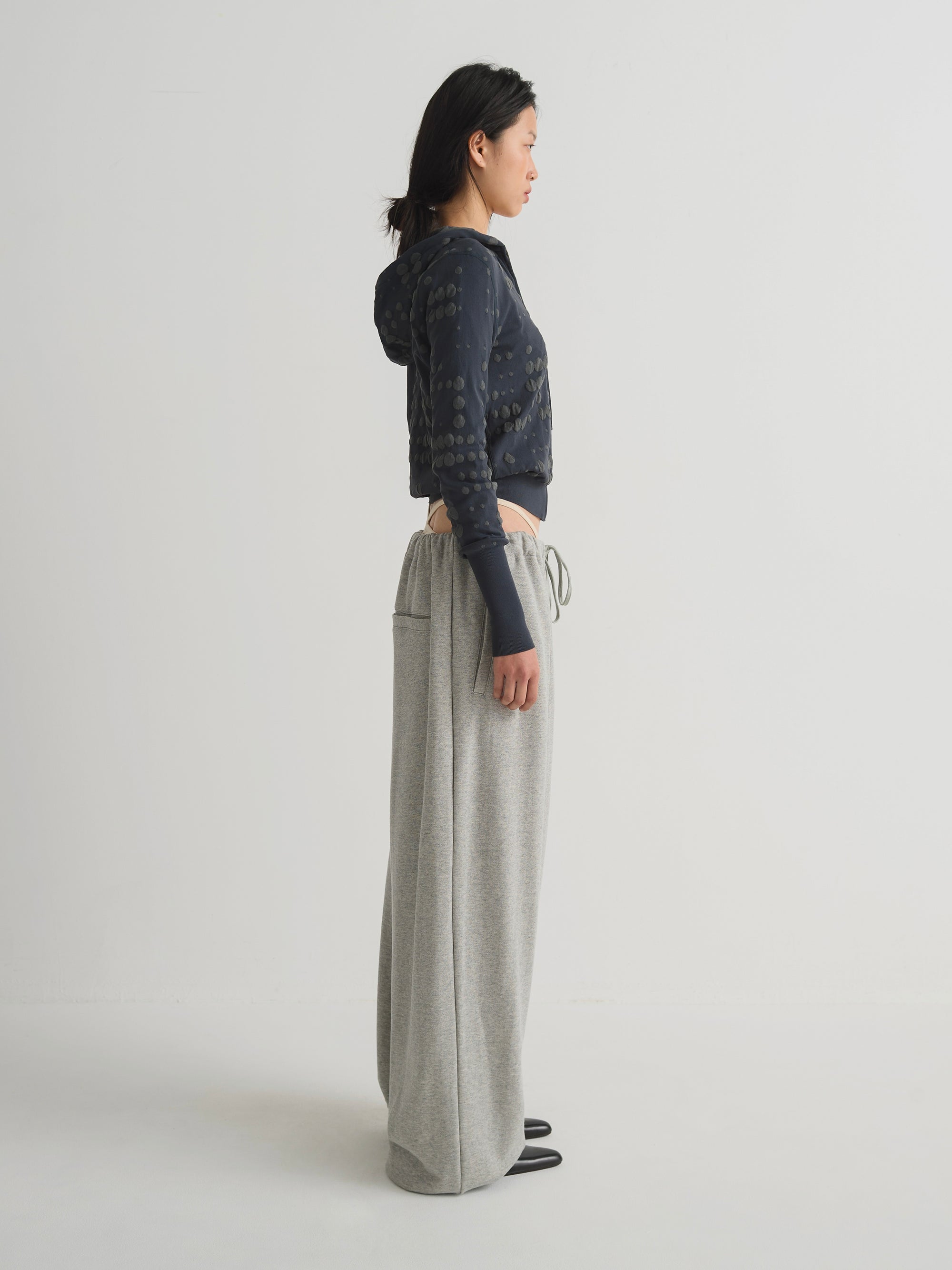 color:GREY