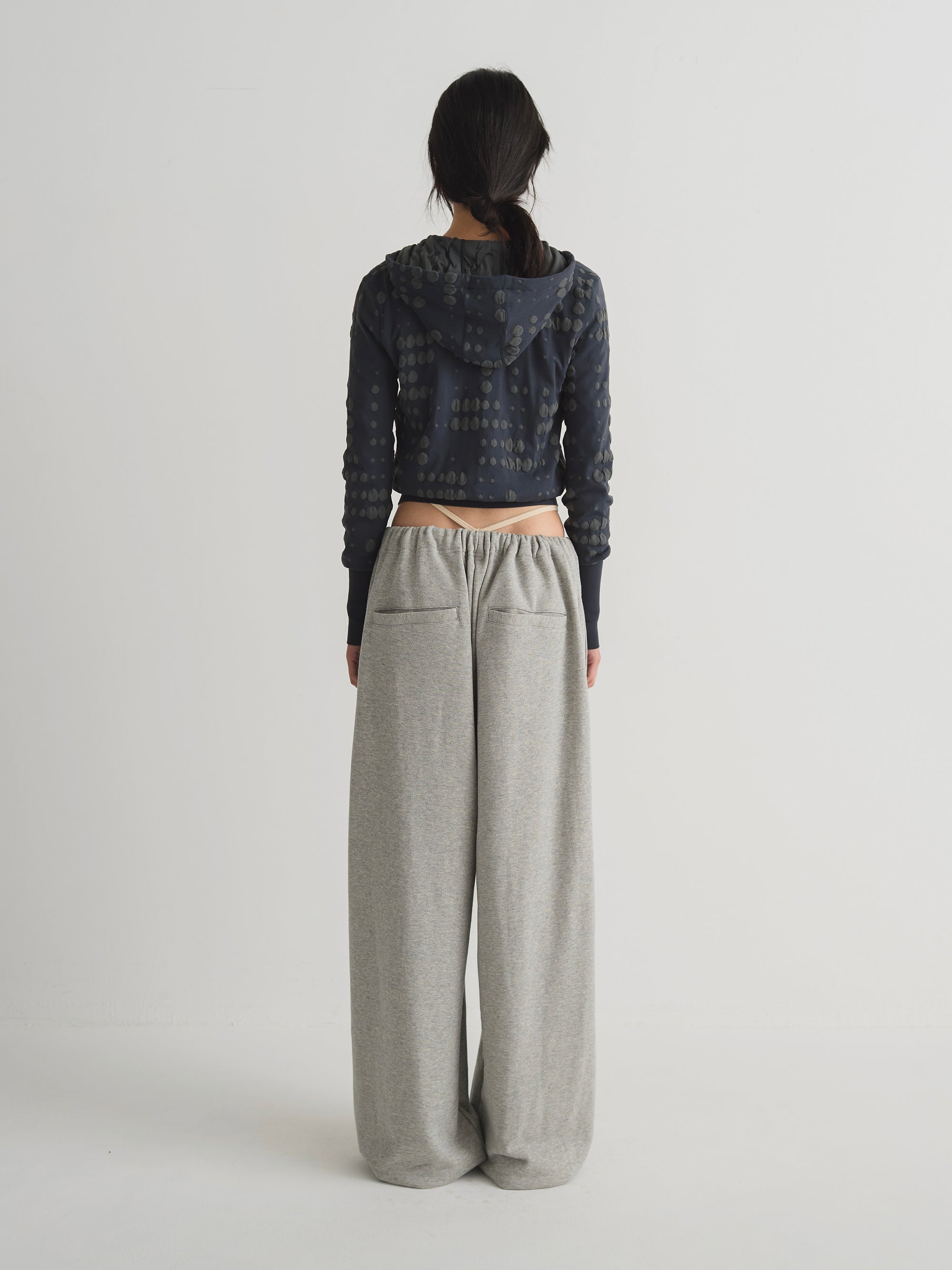color:GREY