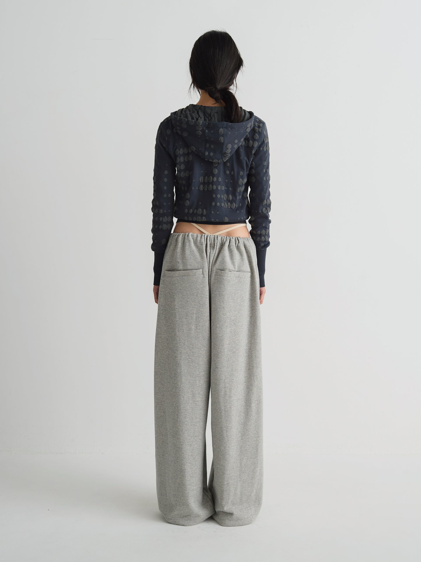 color:GREY
