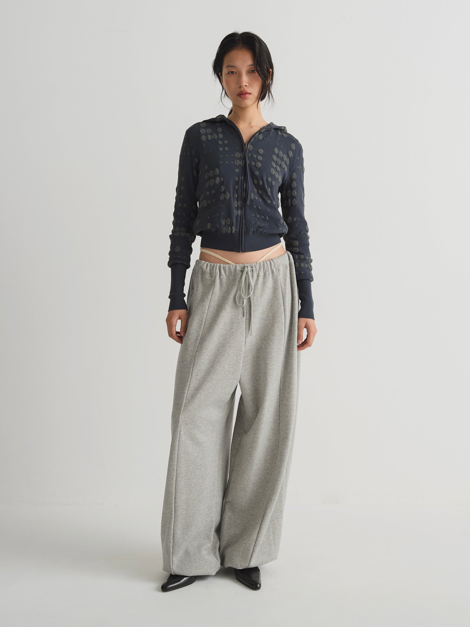 color:GREY