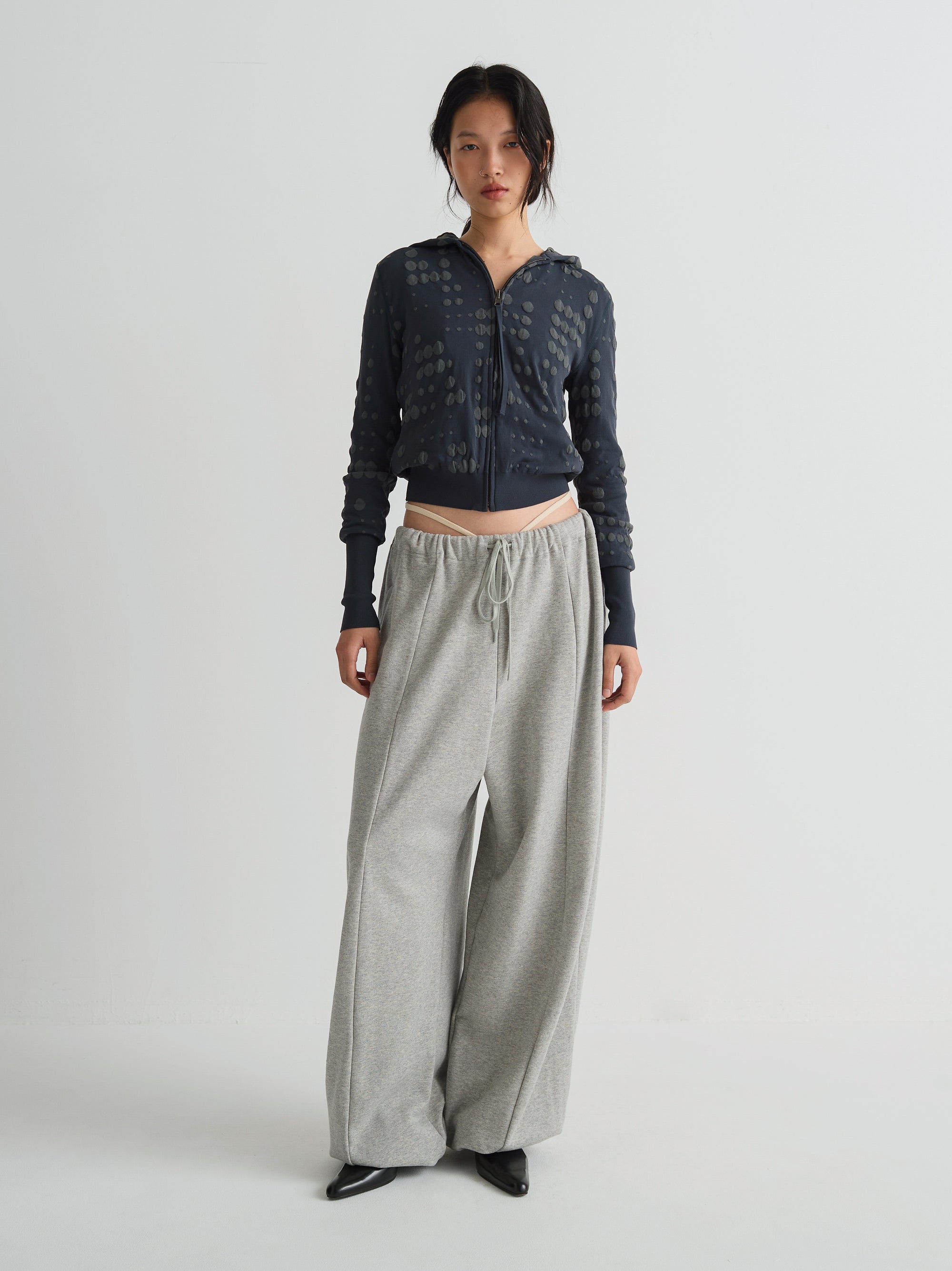 color:GREY