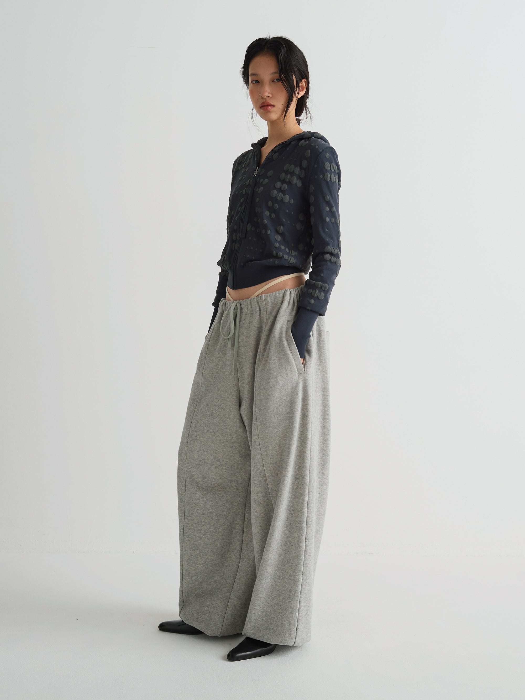 color:GREY
