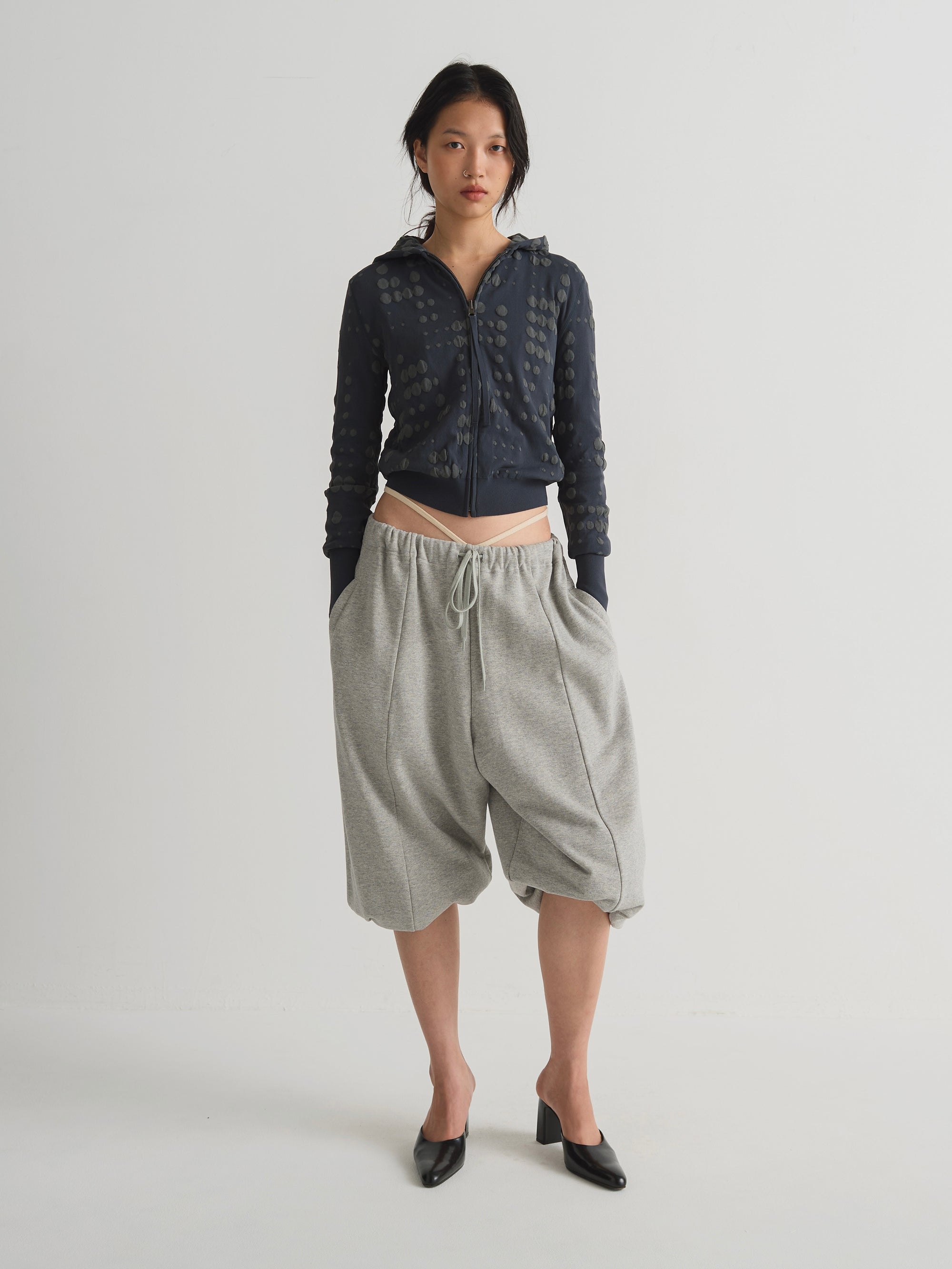 color:GREY