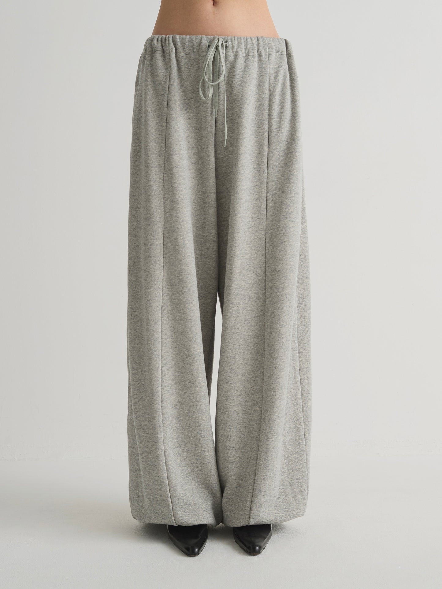 color:GREY