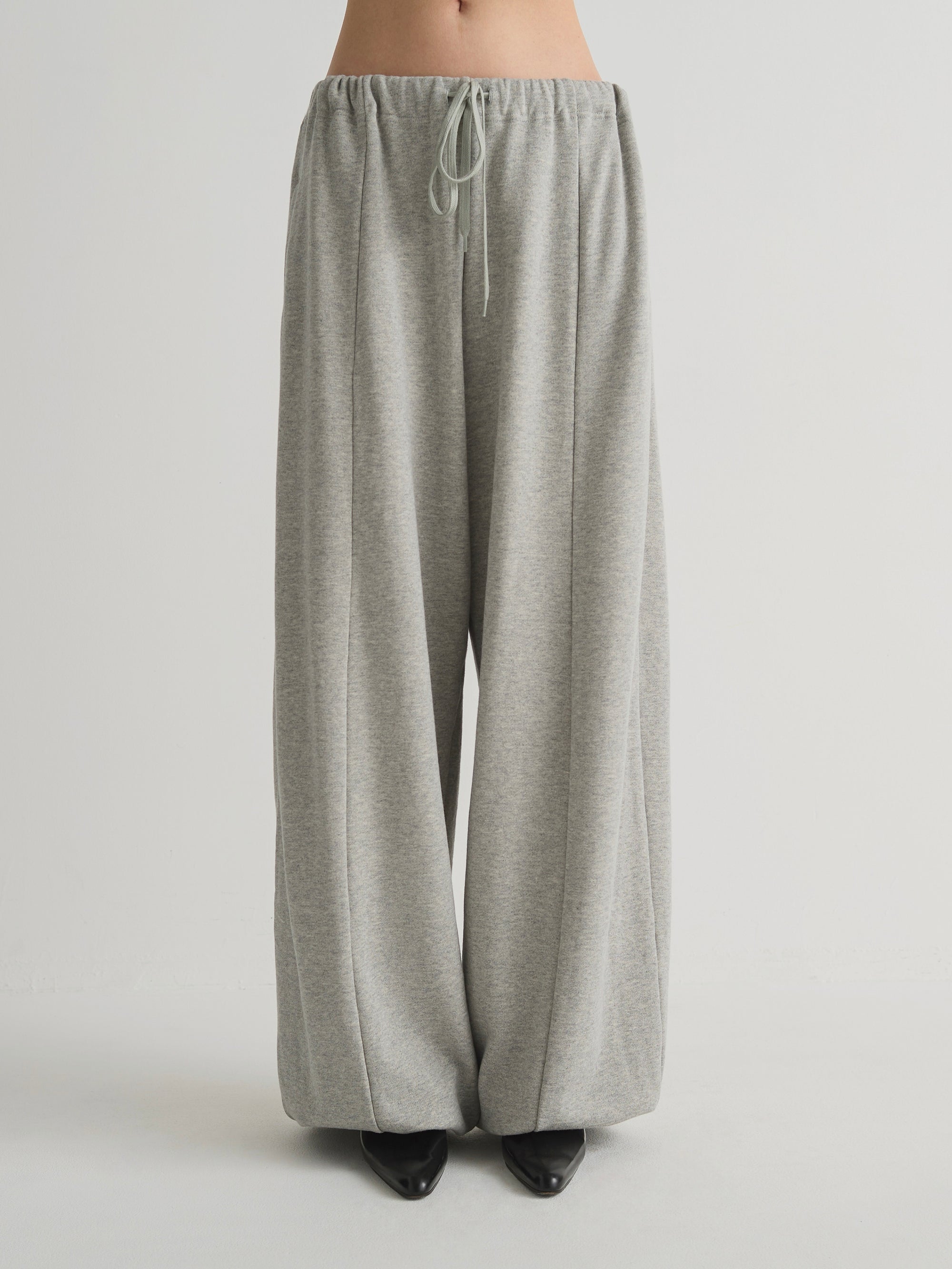 color:GREY