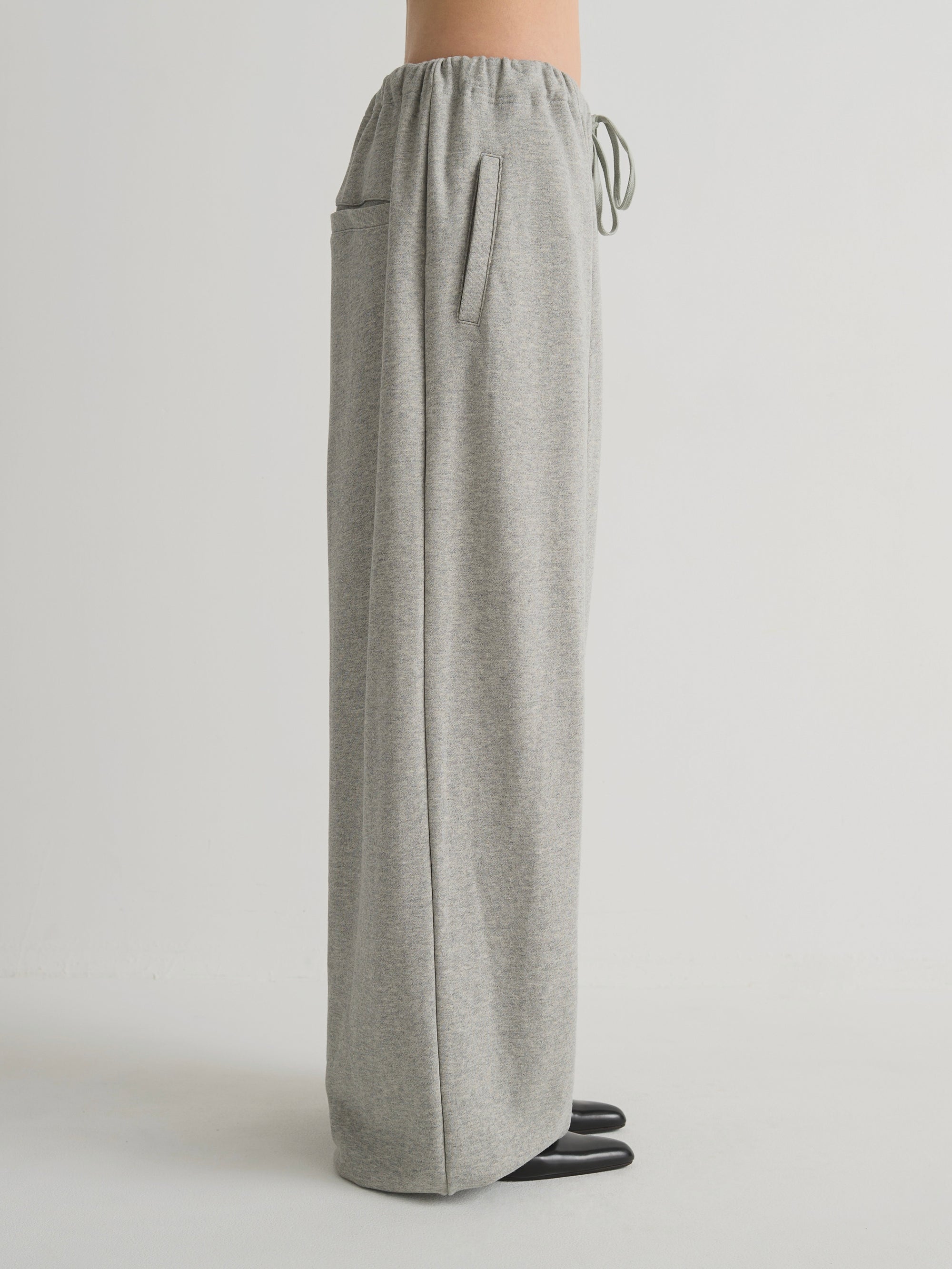 color:GREY