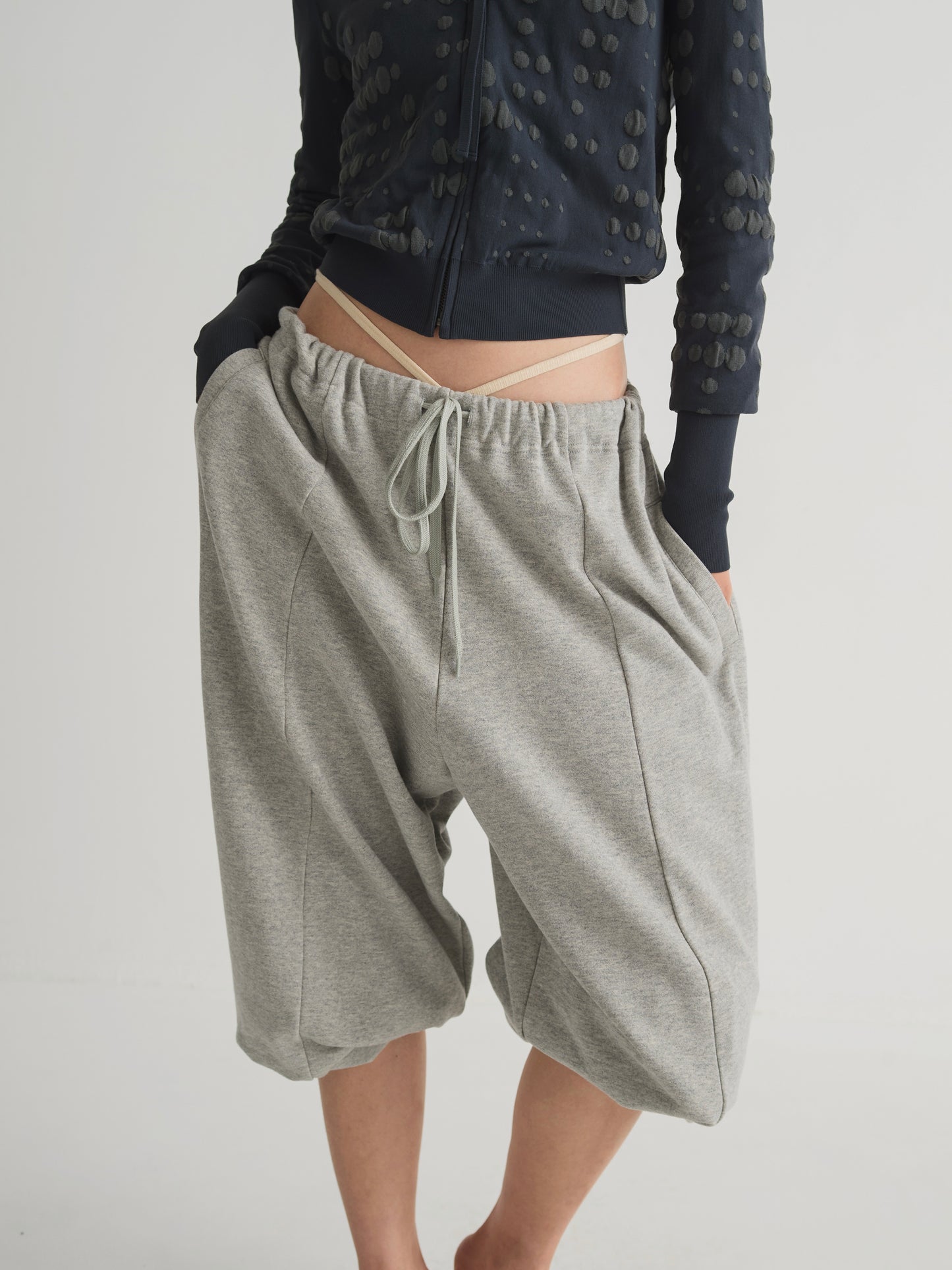 color:GREY