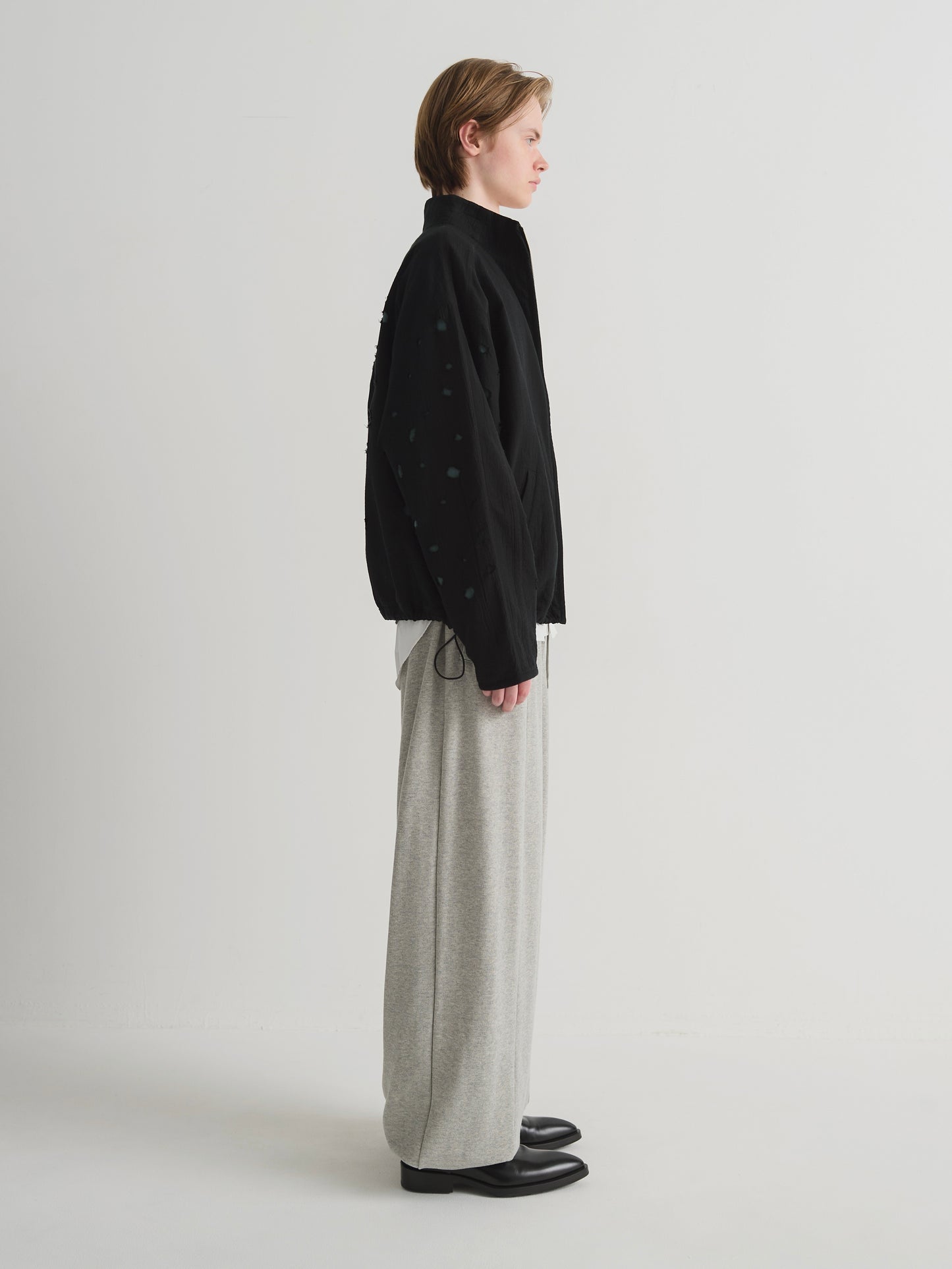 color:GREY