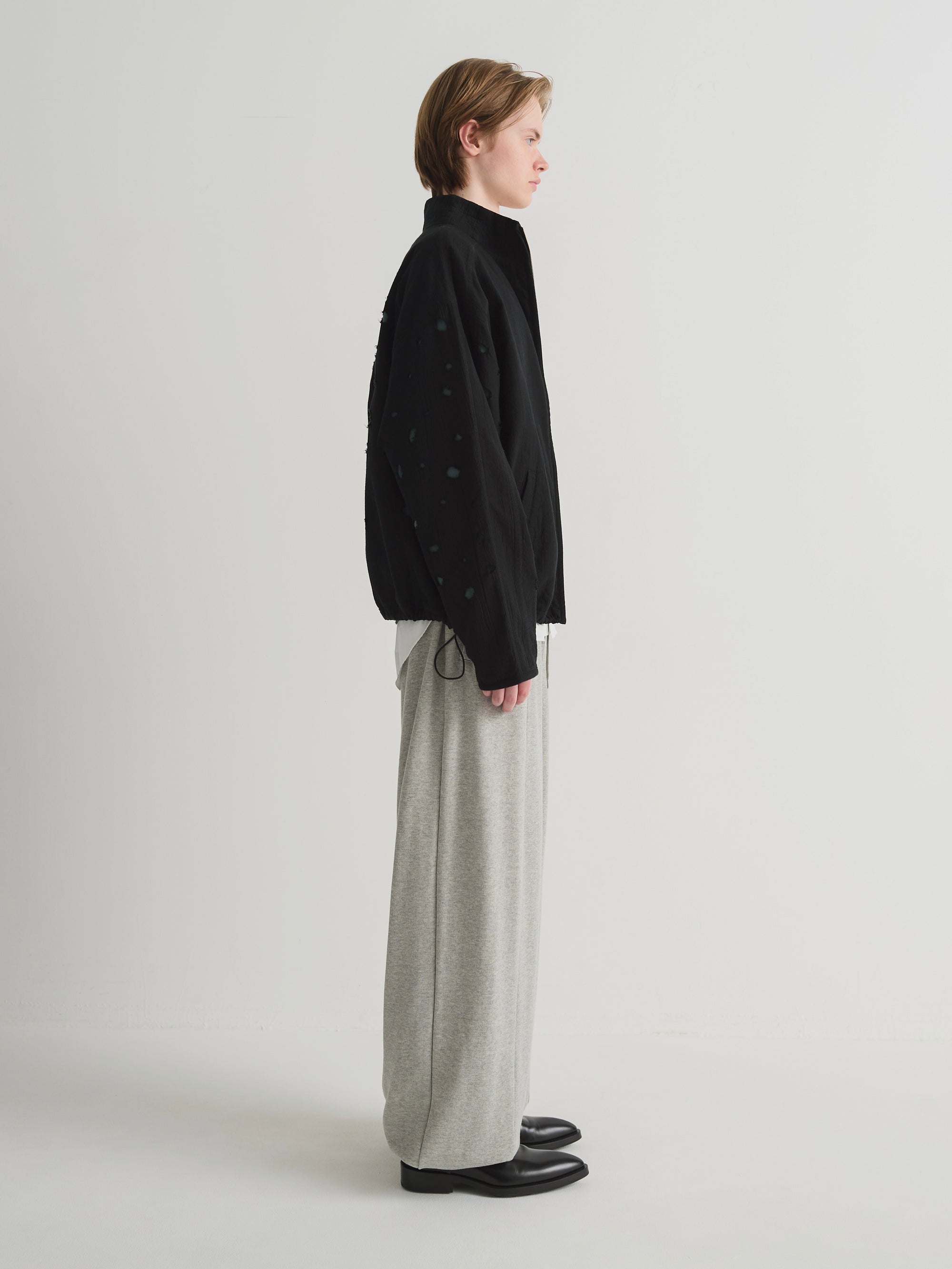 color:GREY