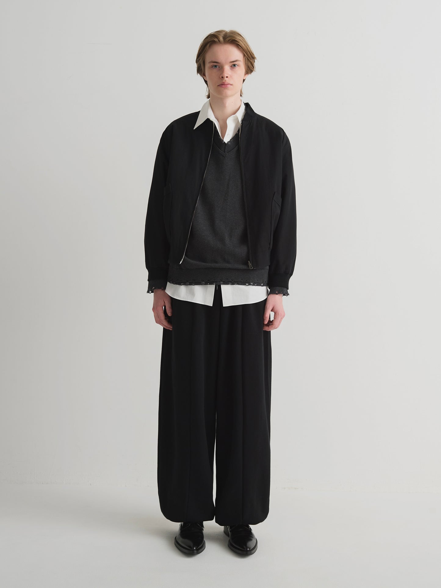 color:BLACK
