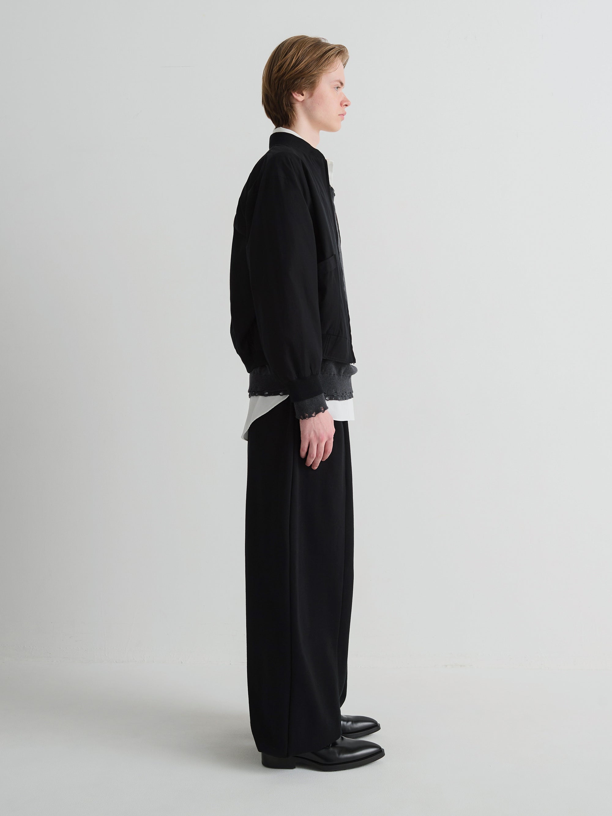 color:BLACK