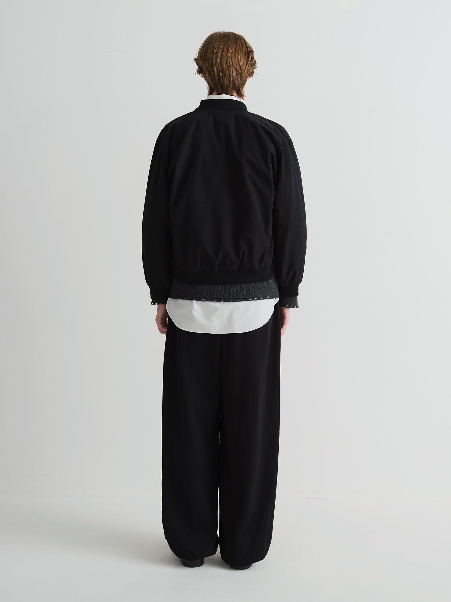 color:BLACK