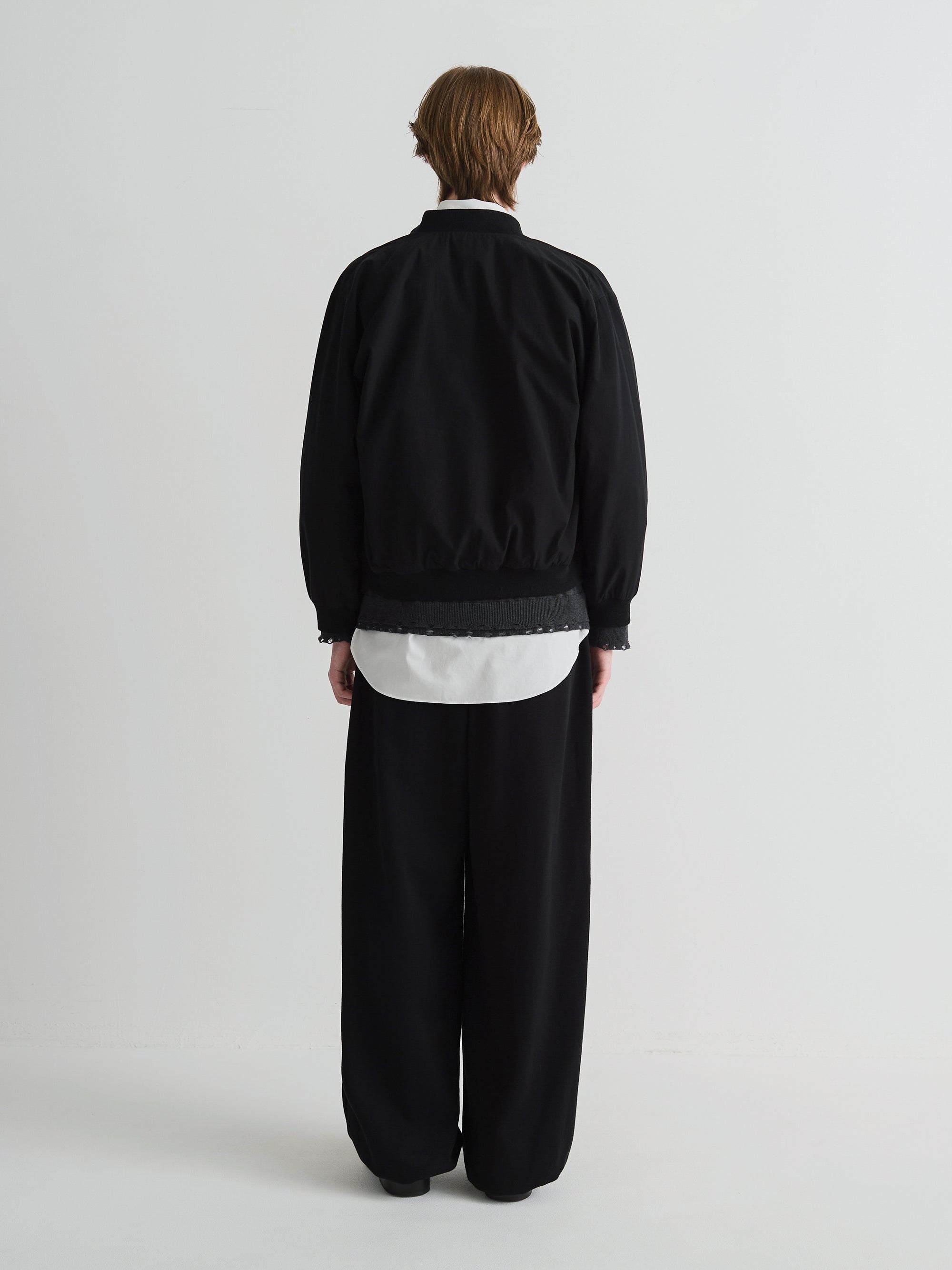 color:BLACK