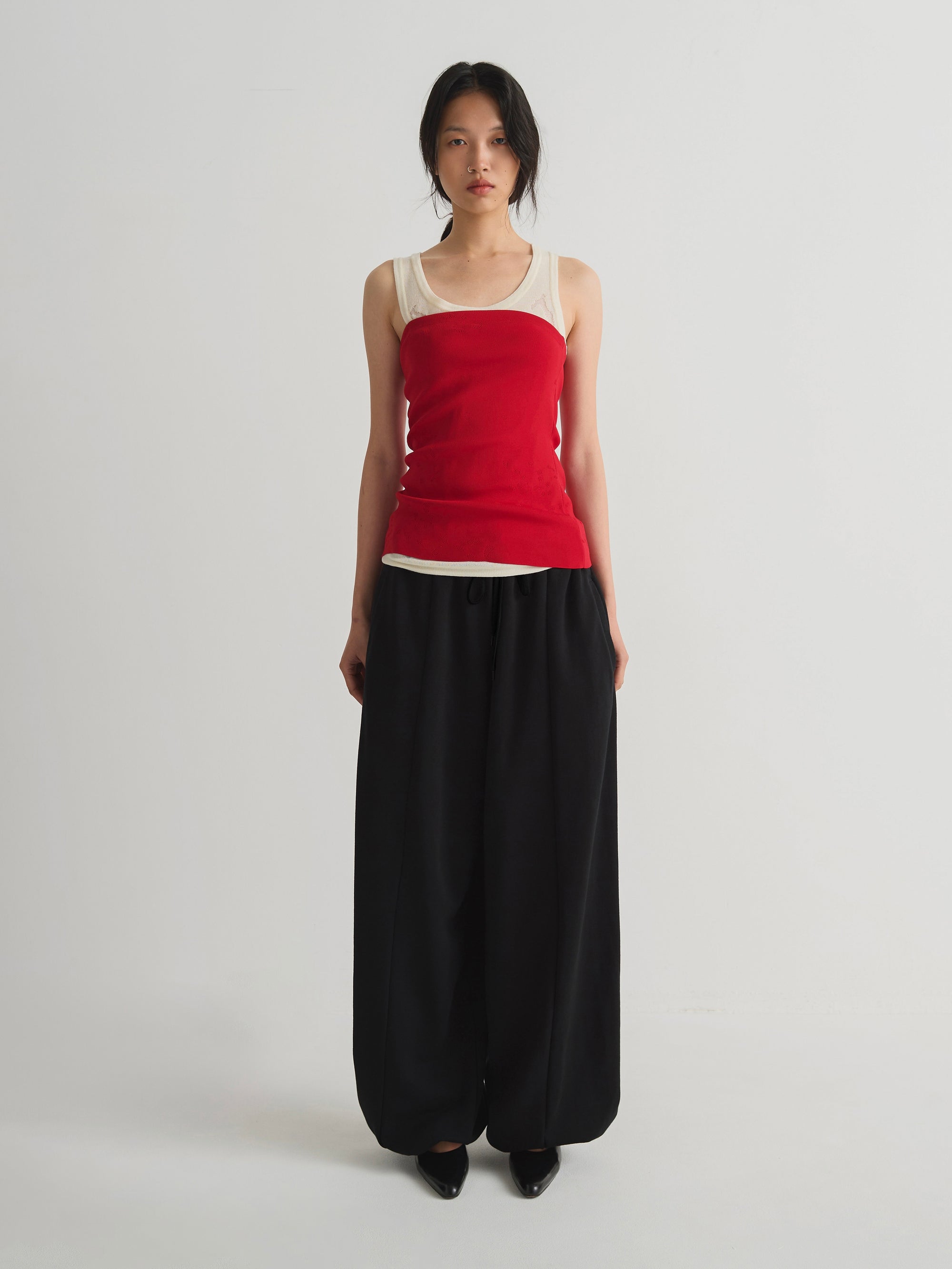 color:BLACK